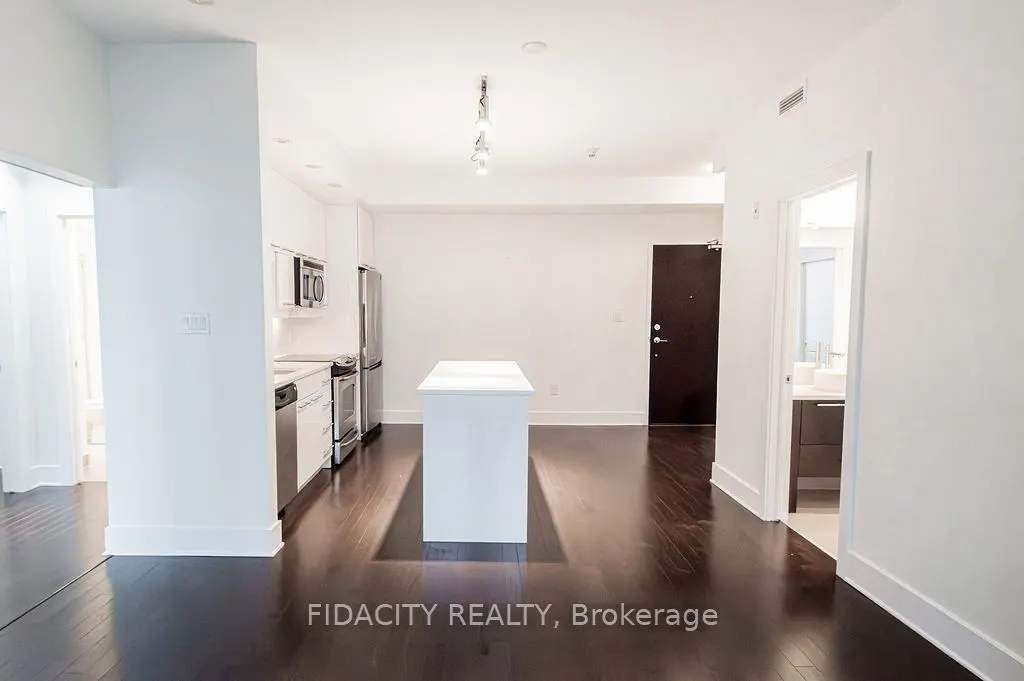 101 Richmond Road, #320
