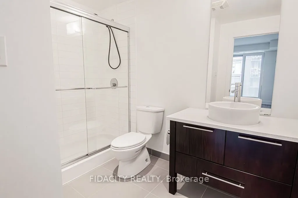 101 Richmond Road, #320
