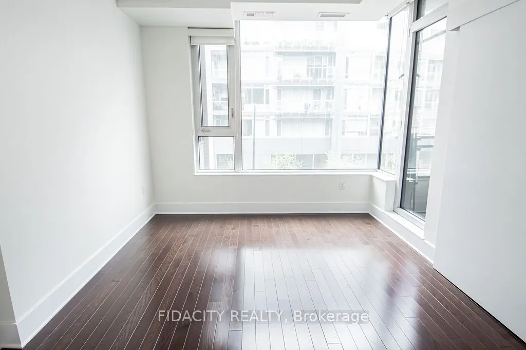 101 Richmond Road, #320