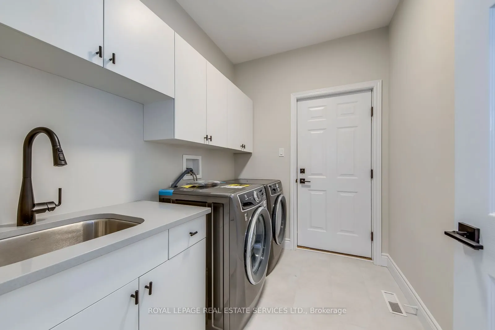 38 Moraine Walk