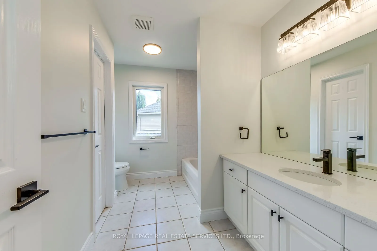 38 Moraine Walk
