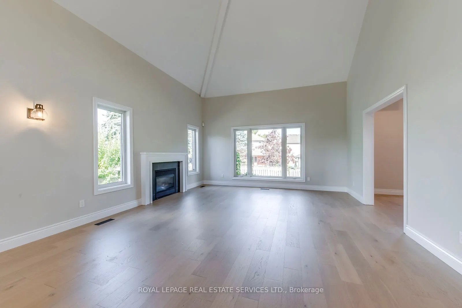 38 Moraine Walk