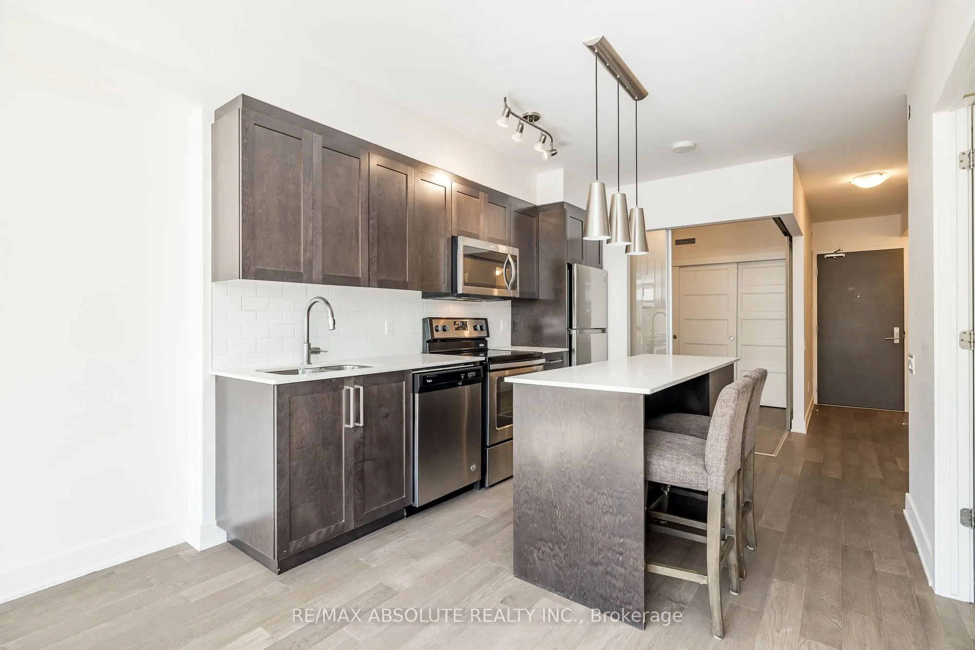 411 Mackay Street, #209