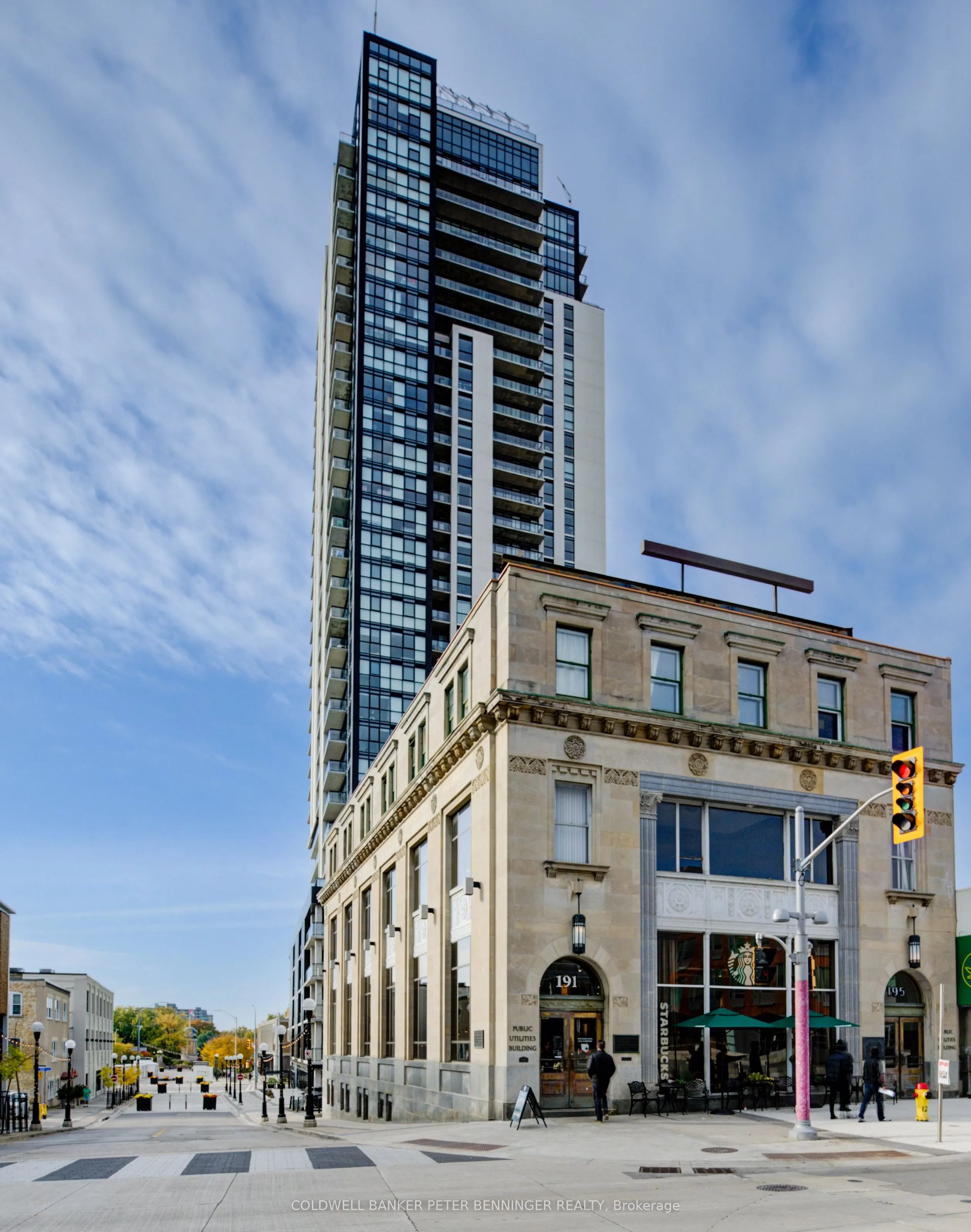 60 CHARLES Street W, #303