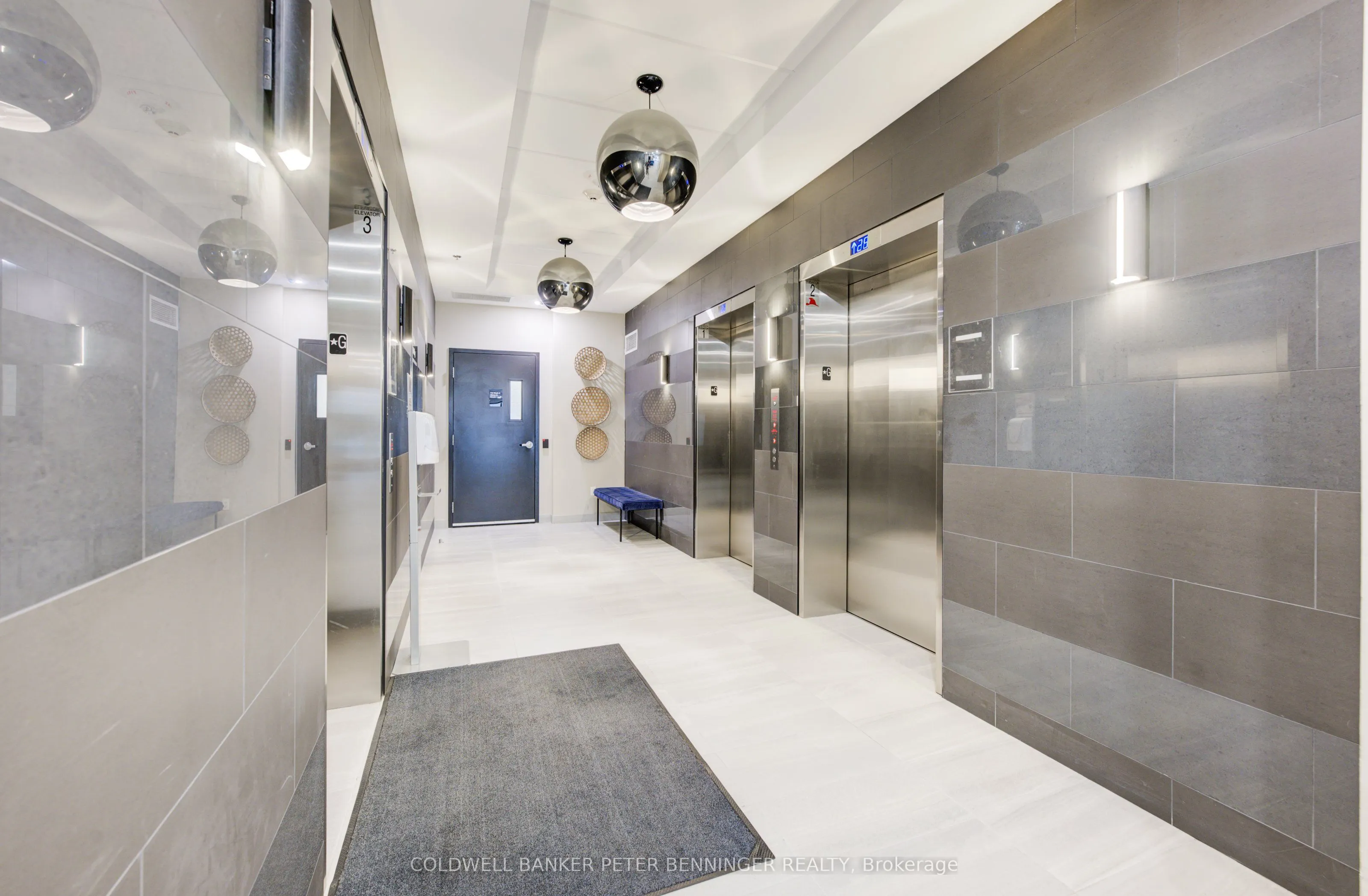 60 CHARLES Street W, #303