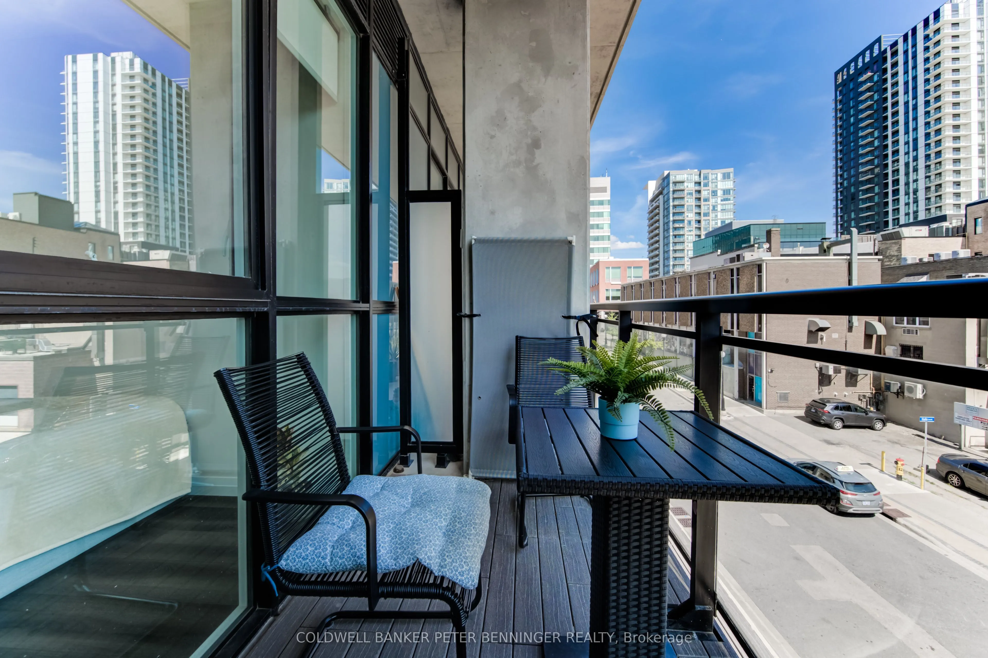 60 CHARLES Street W, #303