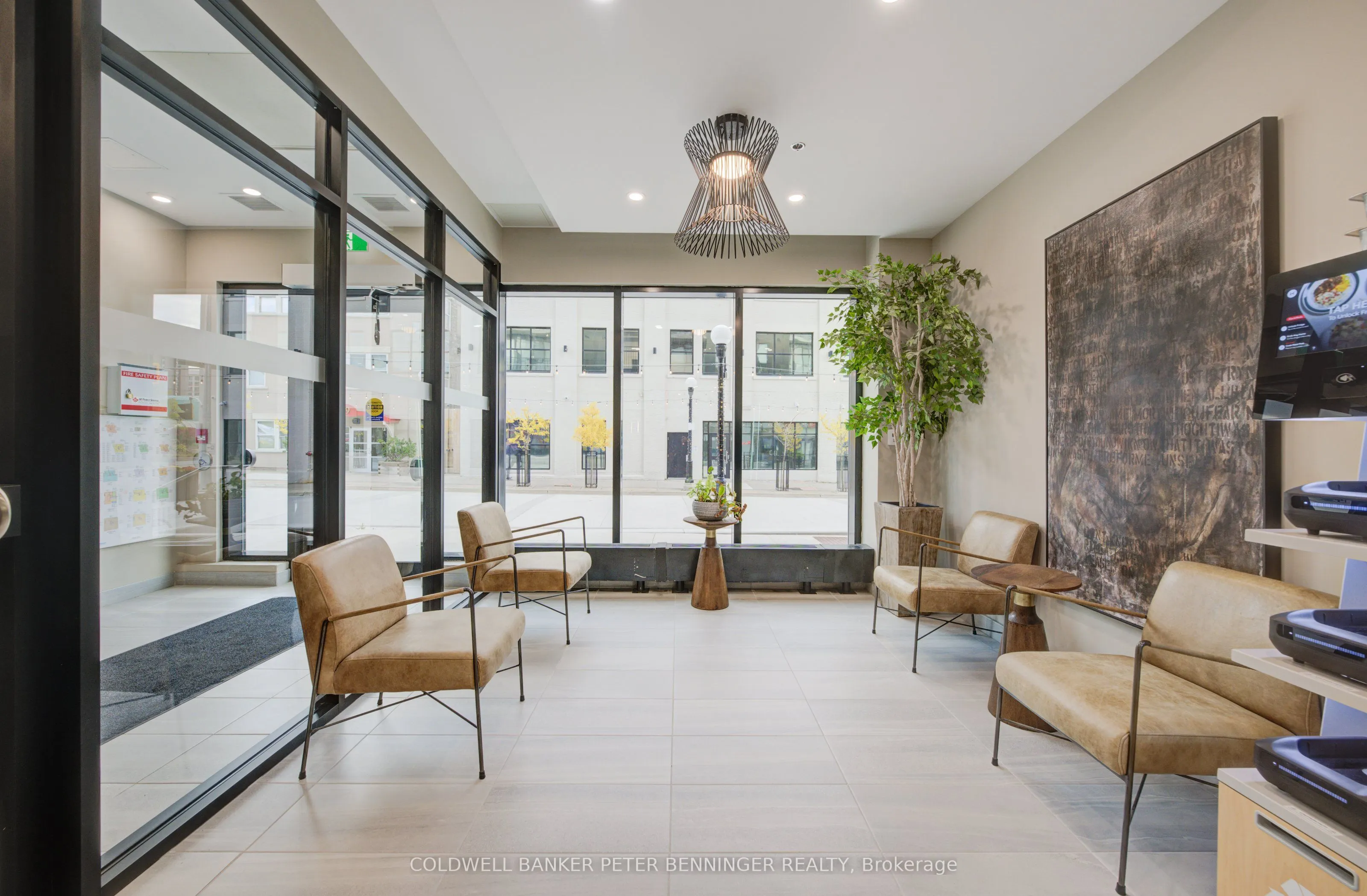 60 CHARLES Street W, #303