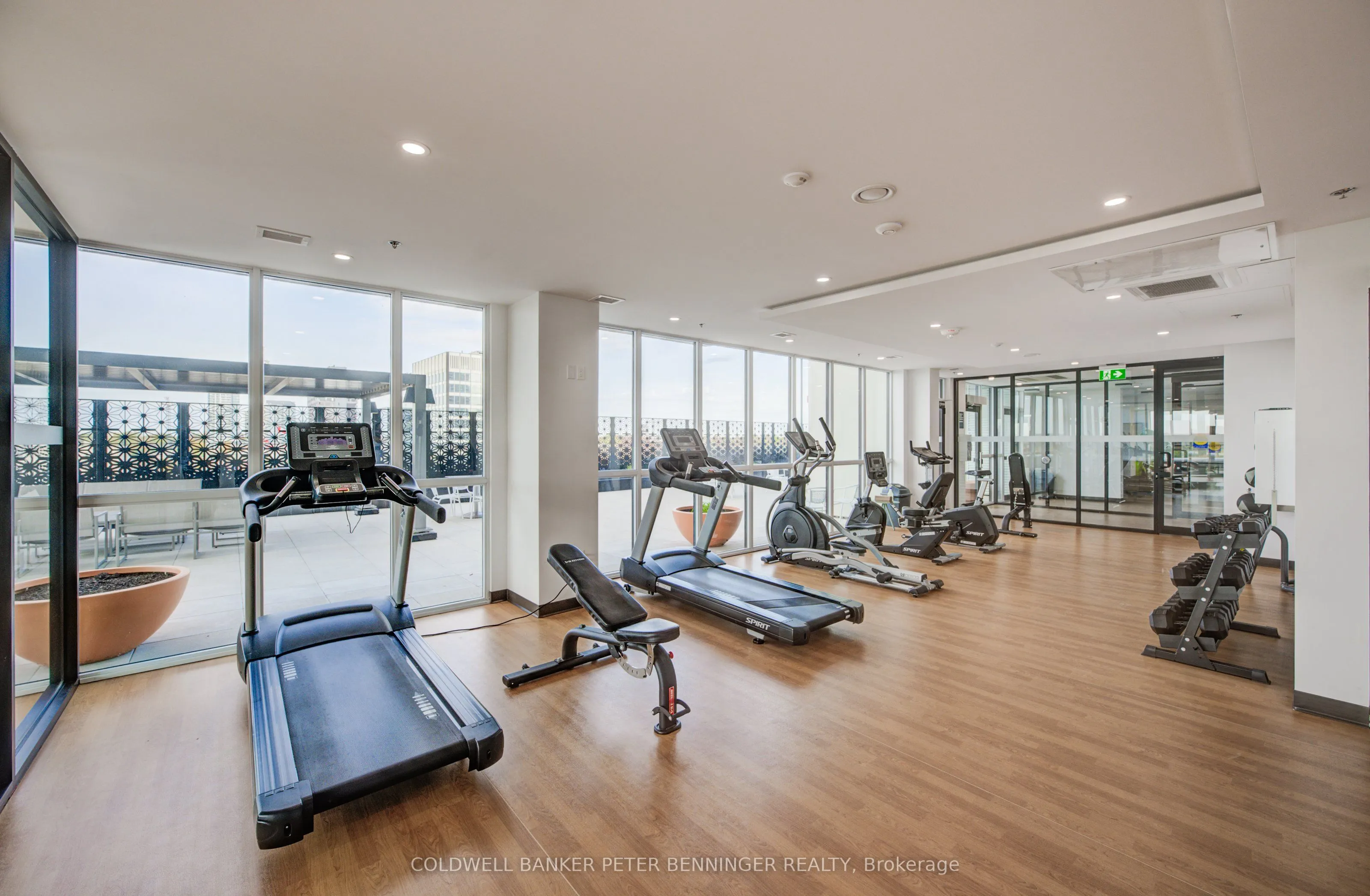 60 CHARLES Street W, #303