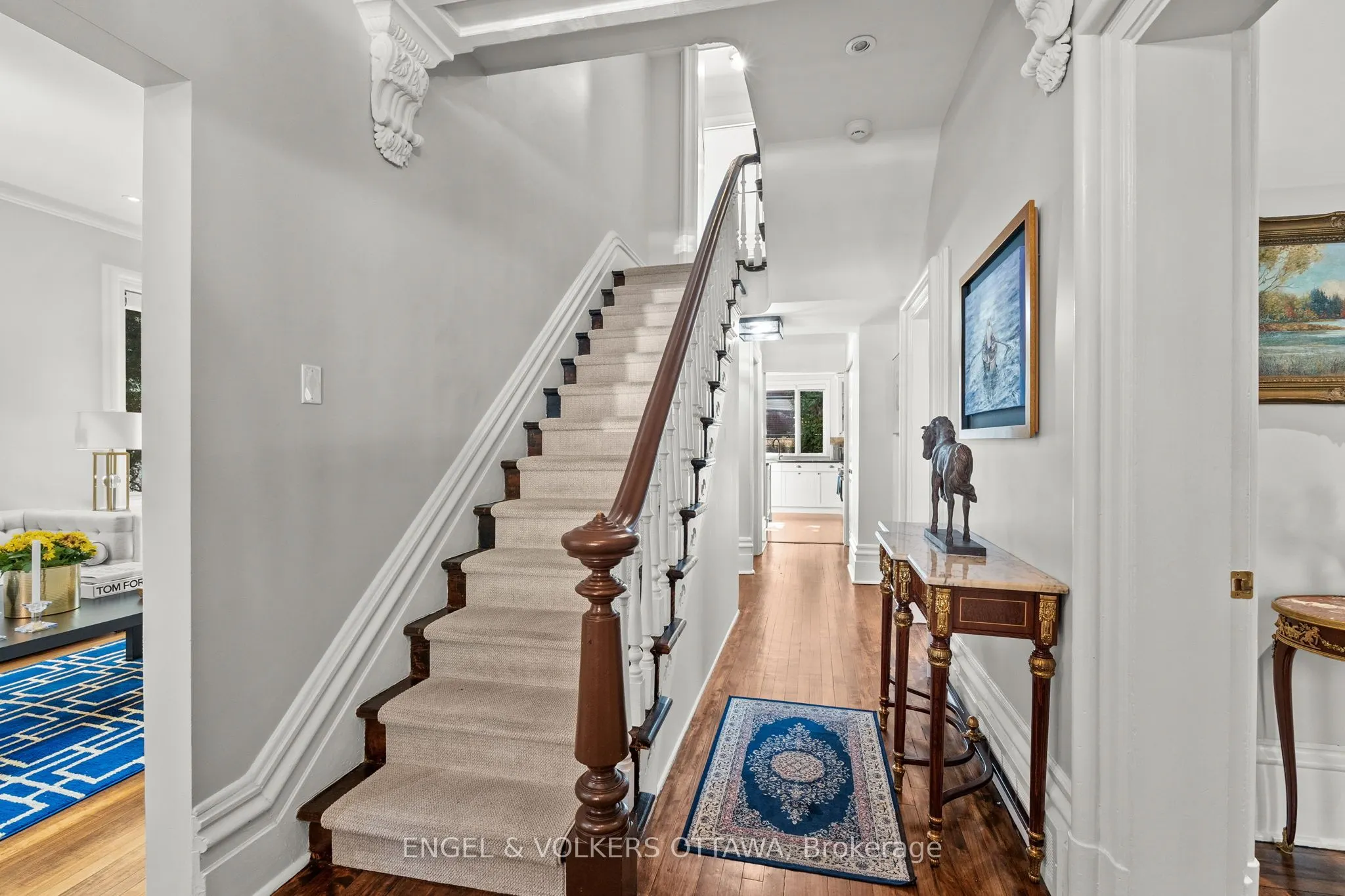 105 Crichton Street