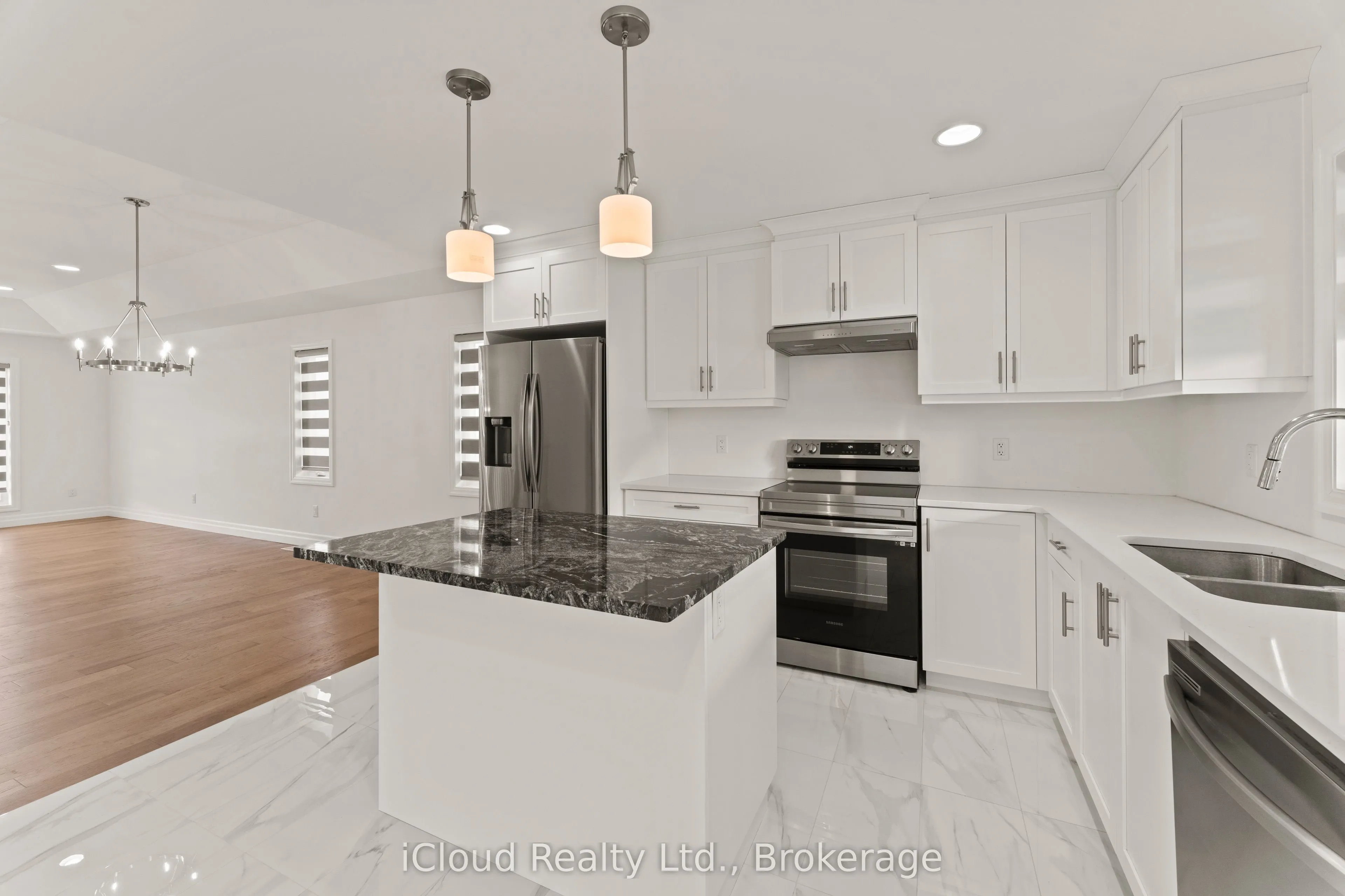 22 Kingsbridge Drive