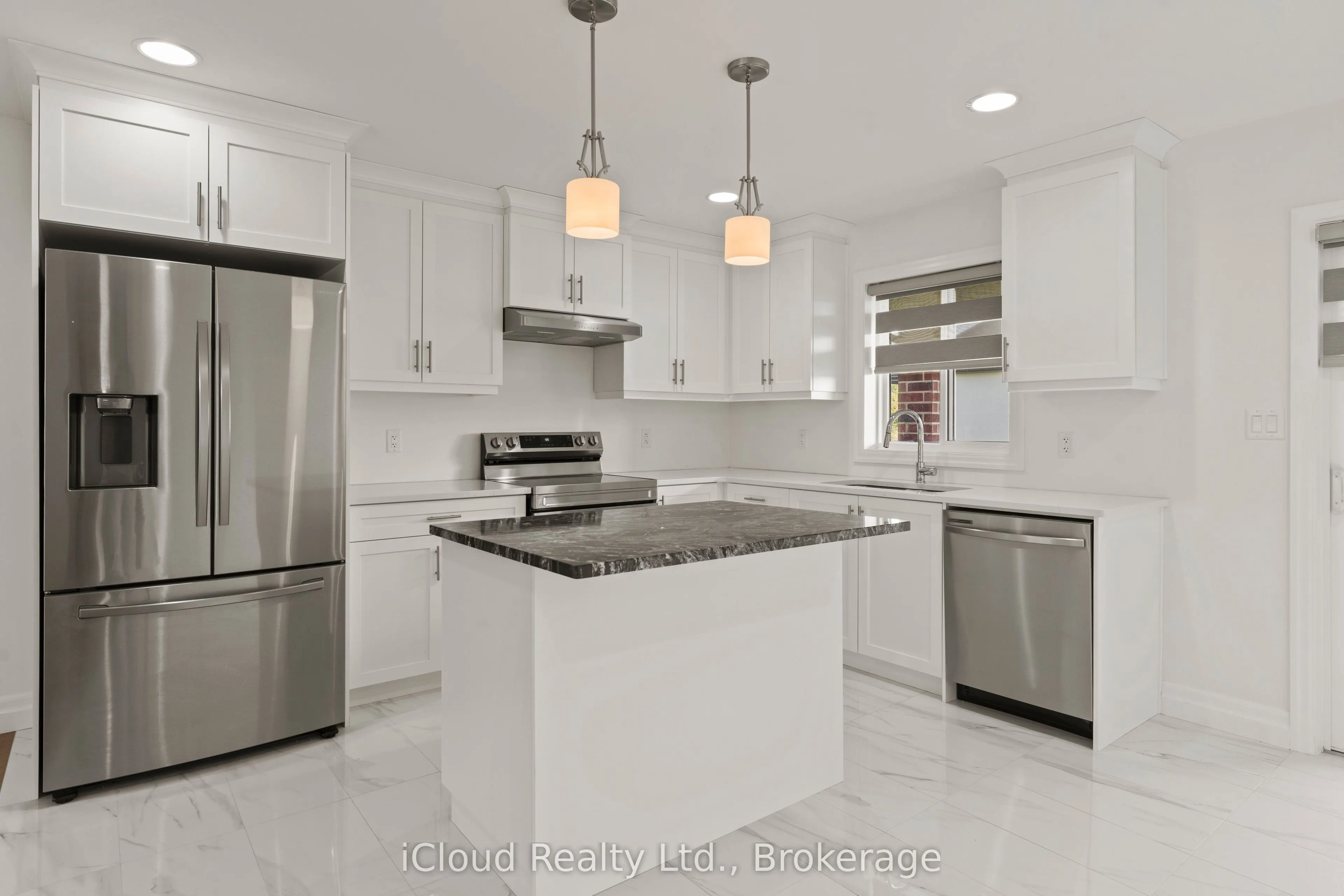 22 Kingsbridge Drive