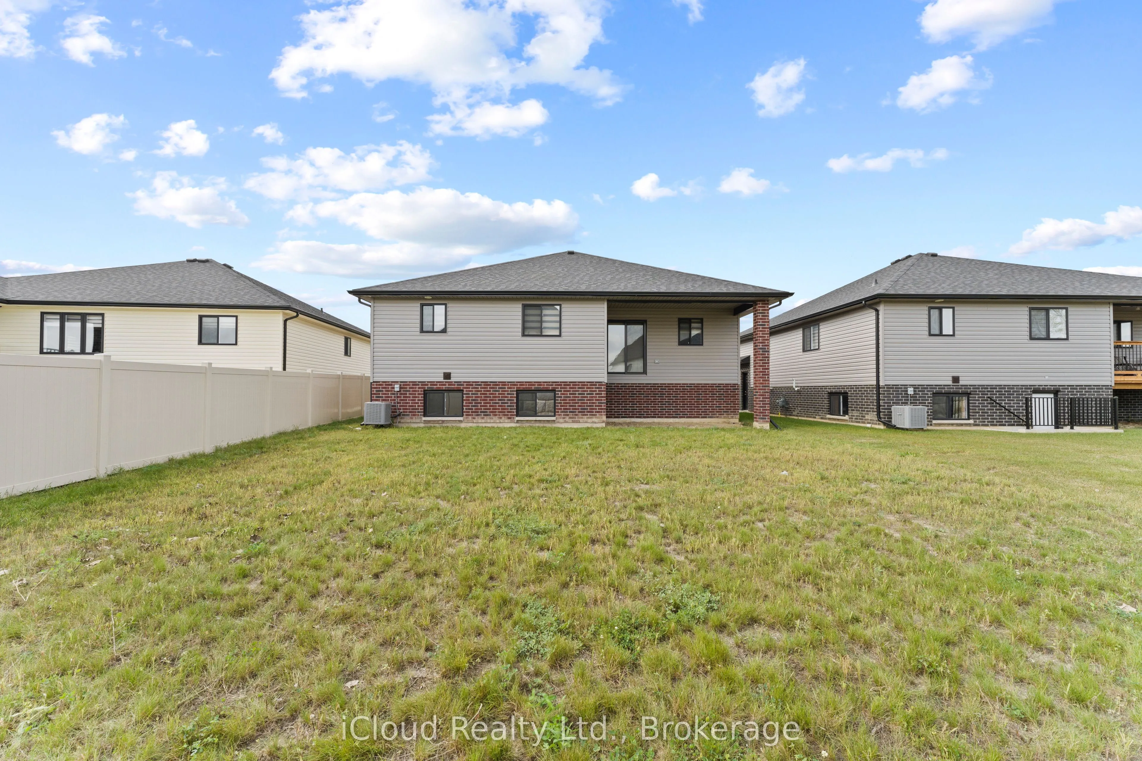 22 Kingsbridge Drive