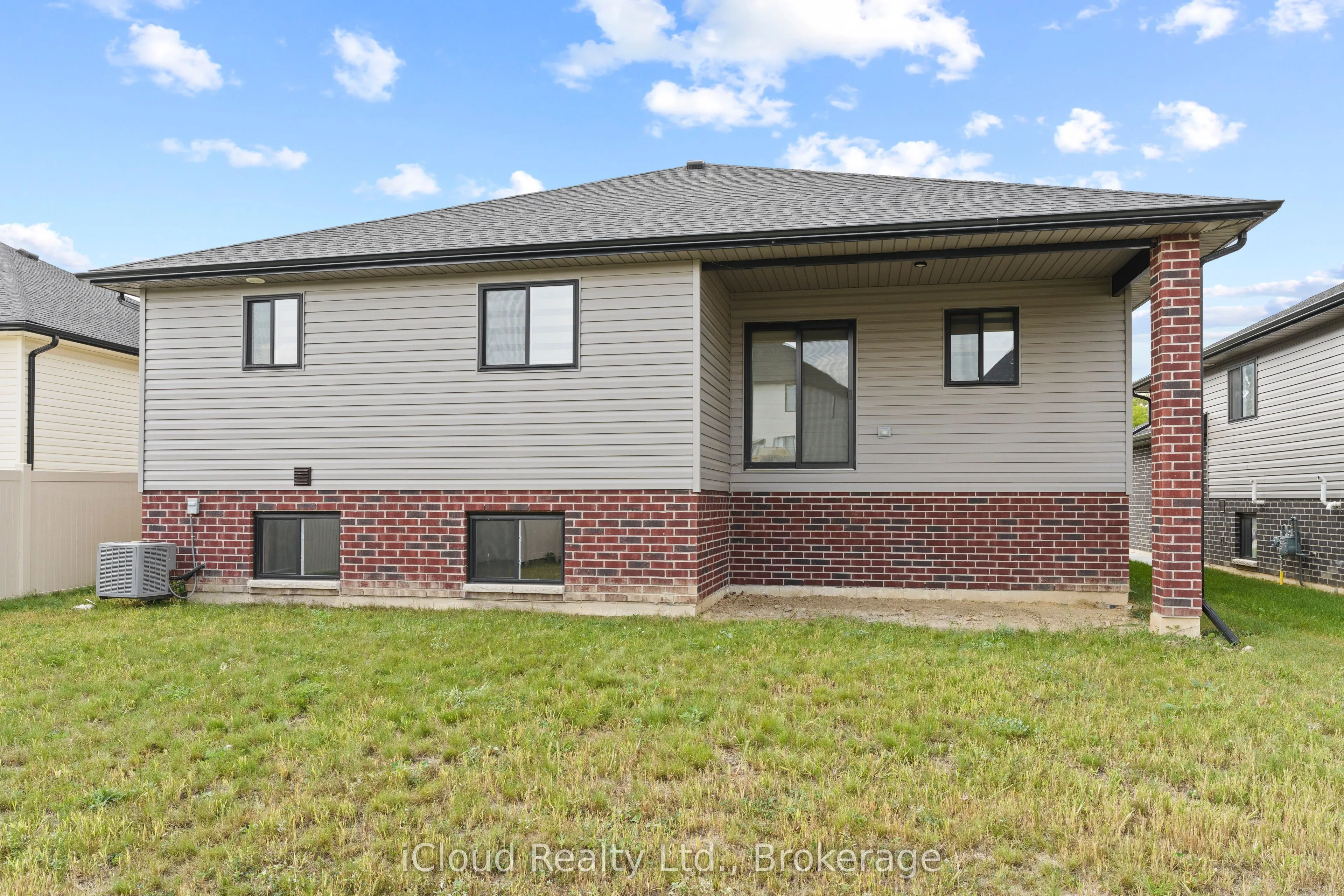 22 Kingsbridge Drive