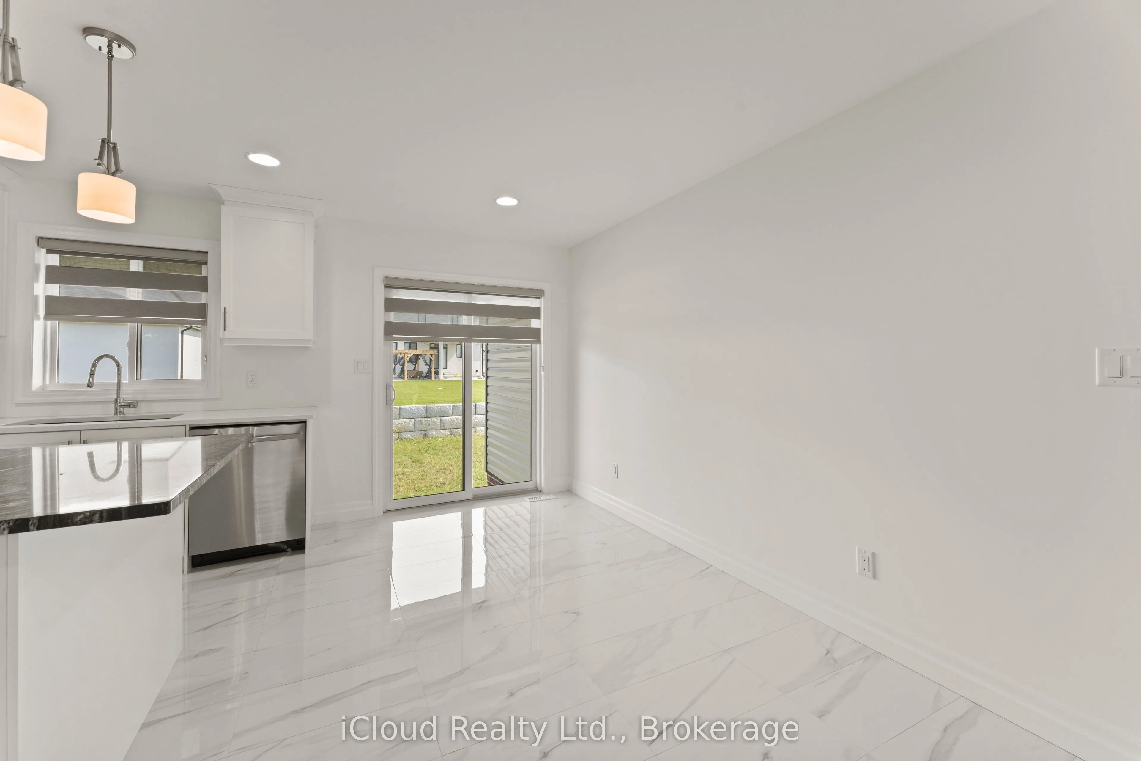22 Kingsbridge Drive