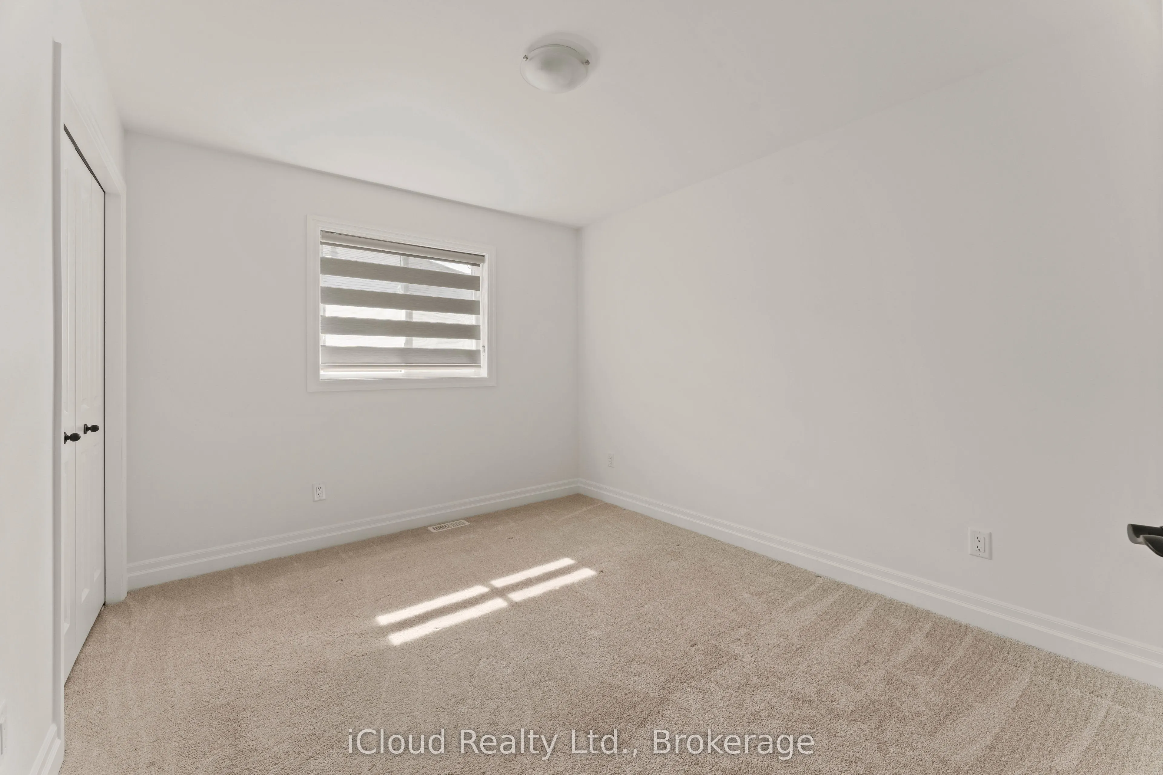 22 Kingsbridge Drive
