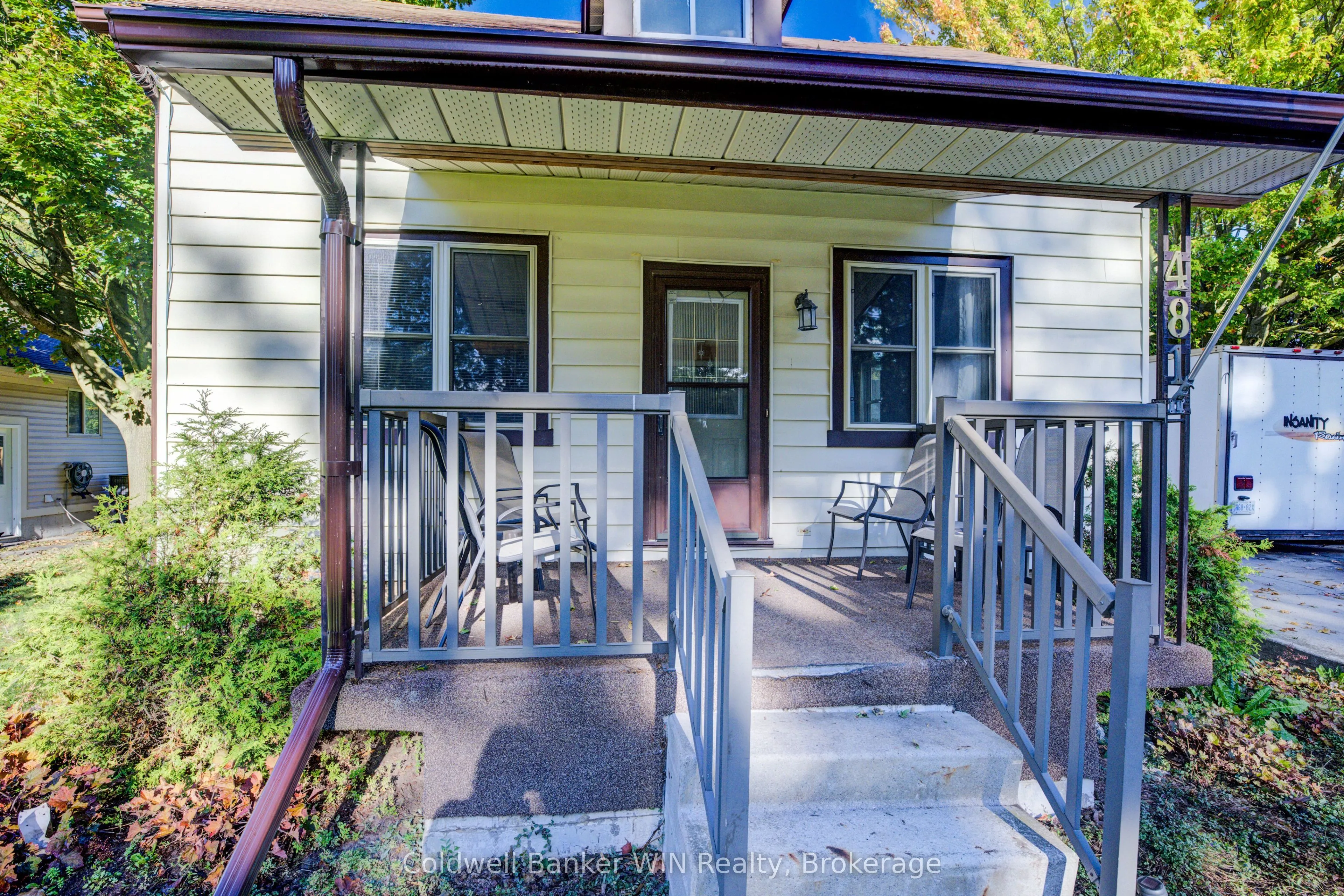 481 Birmingham Street W