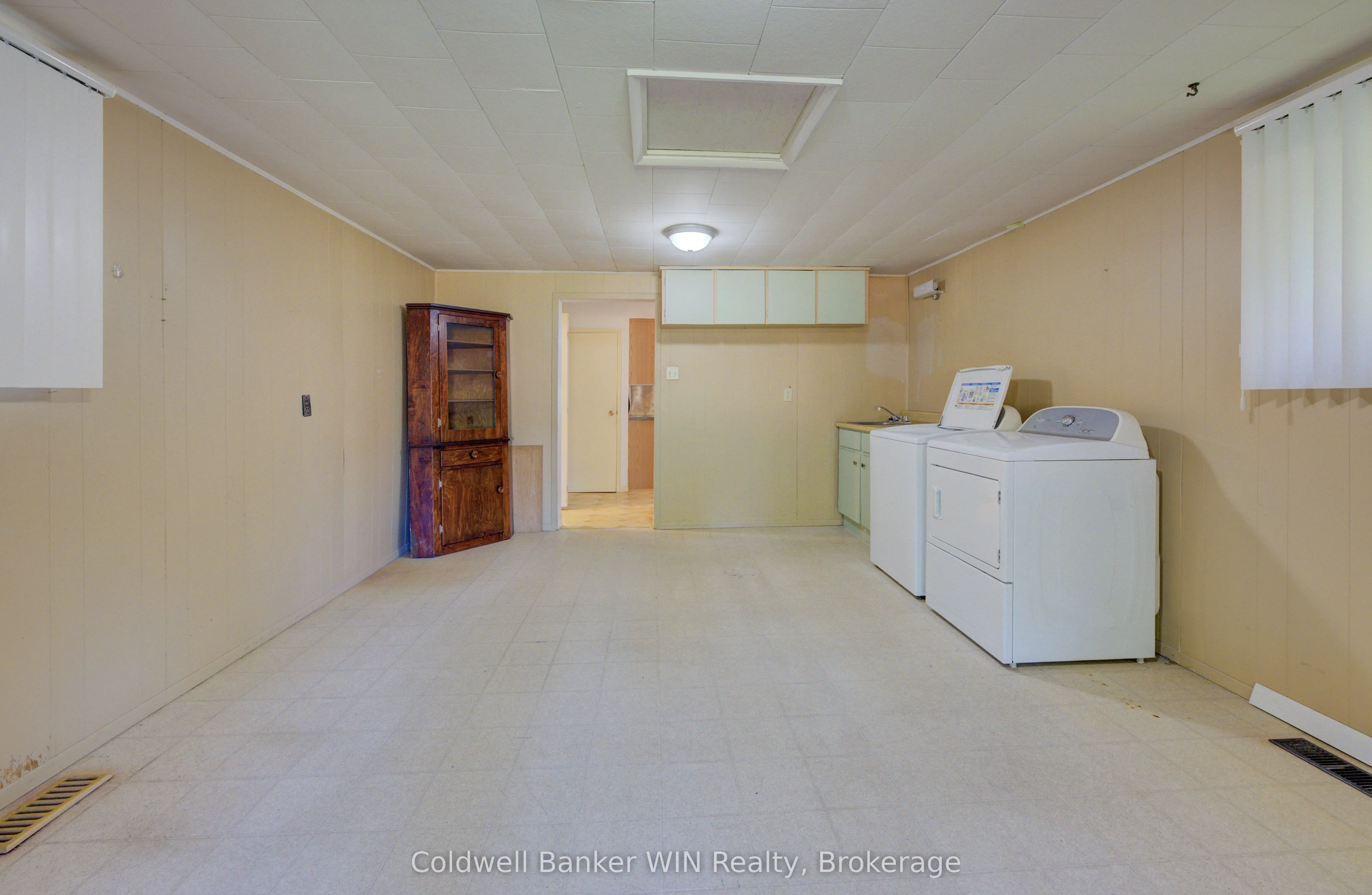 481 Birmingham Street W