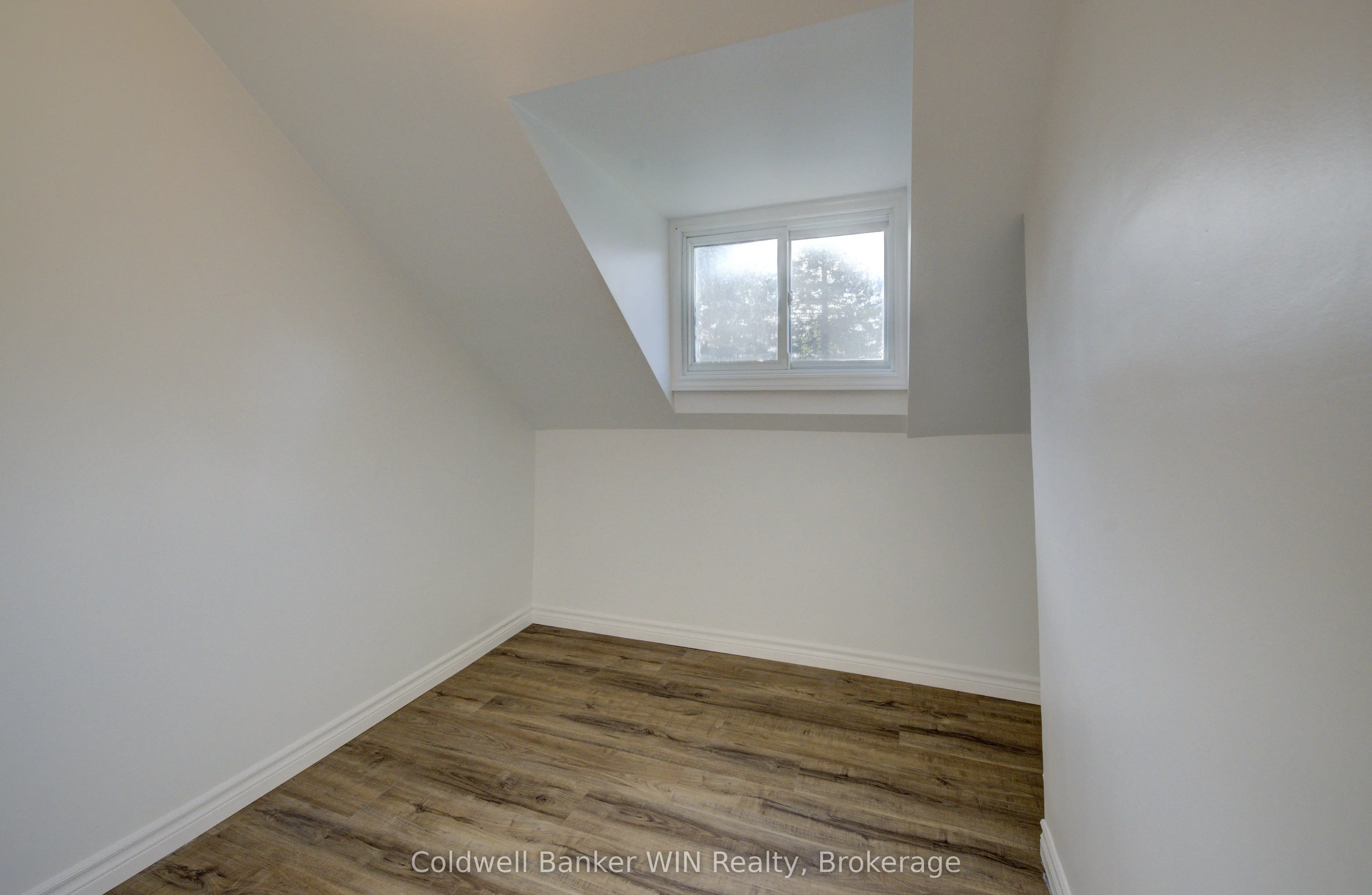 481 Birmingham Street W