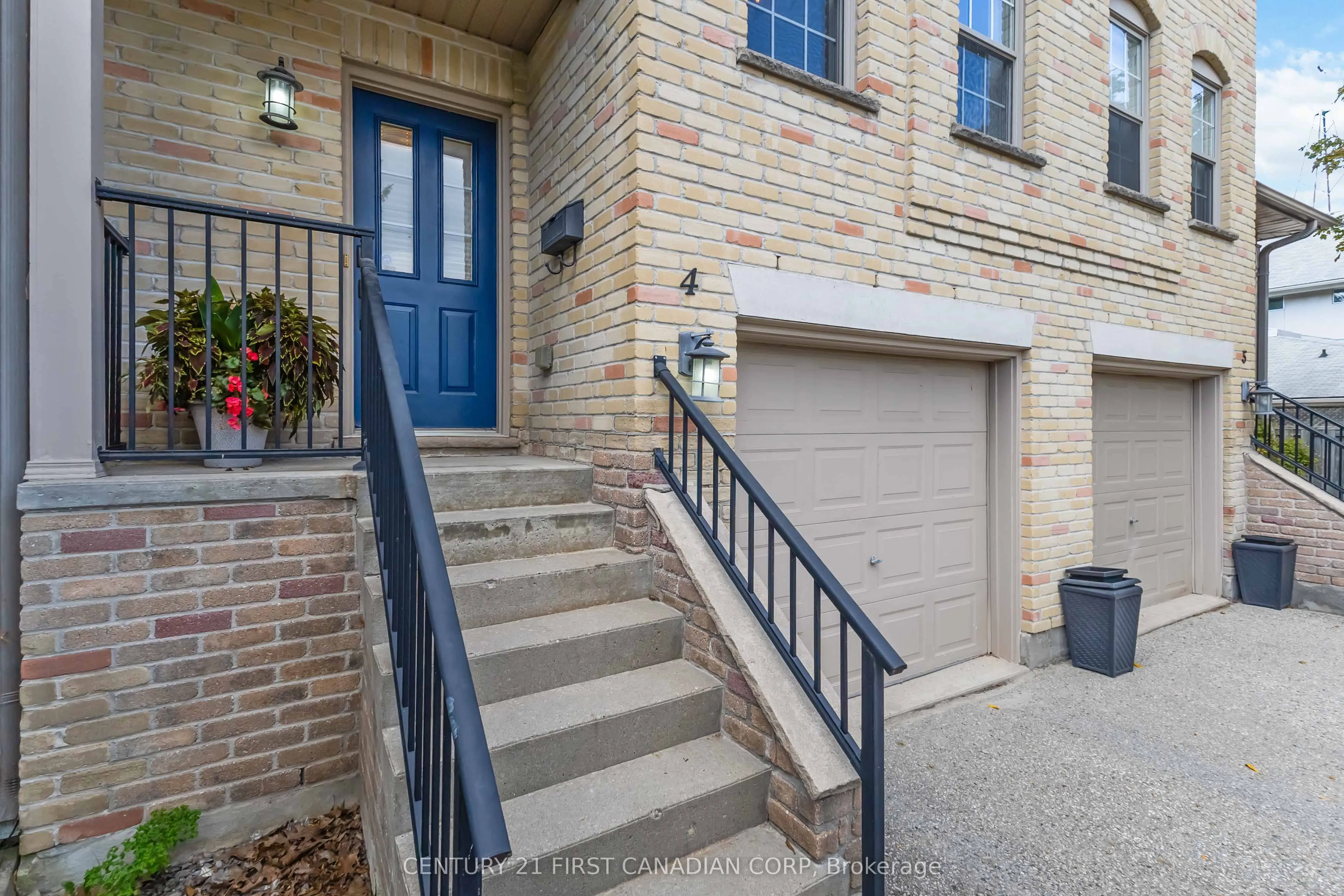 609 Colborne Street E, #4