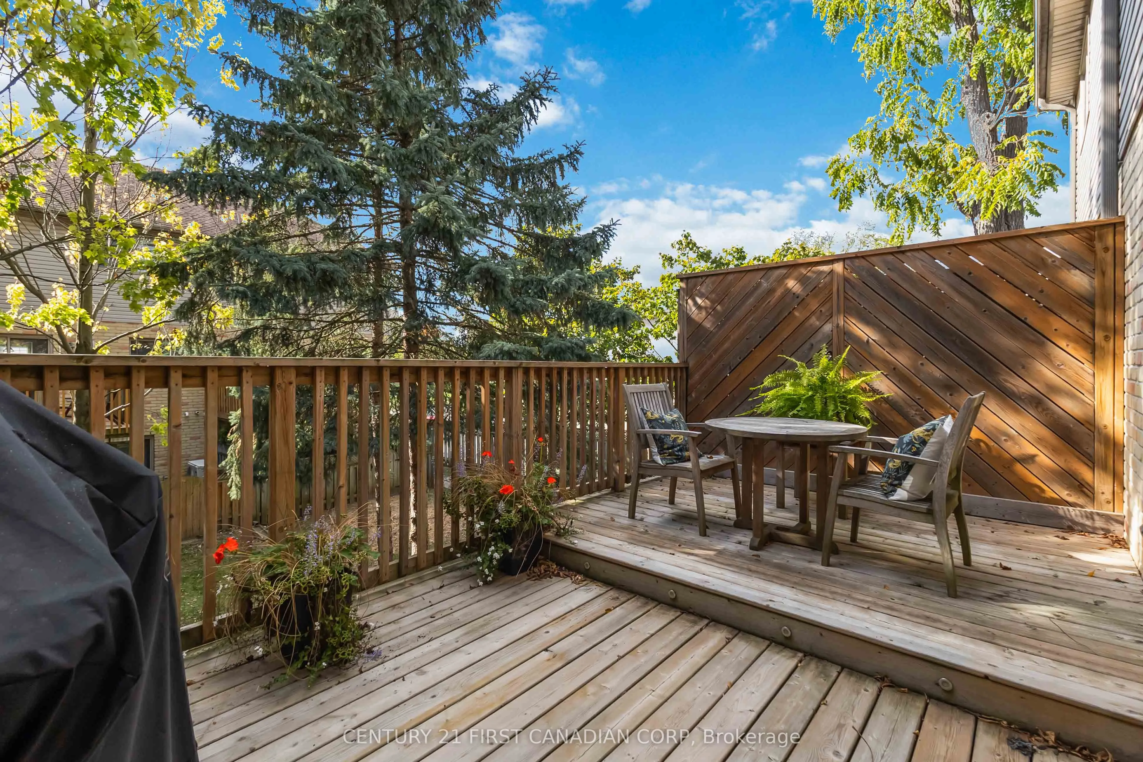 609 Colborne Street E, #4