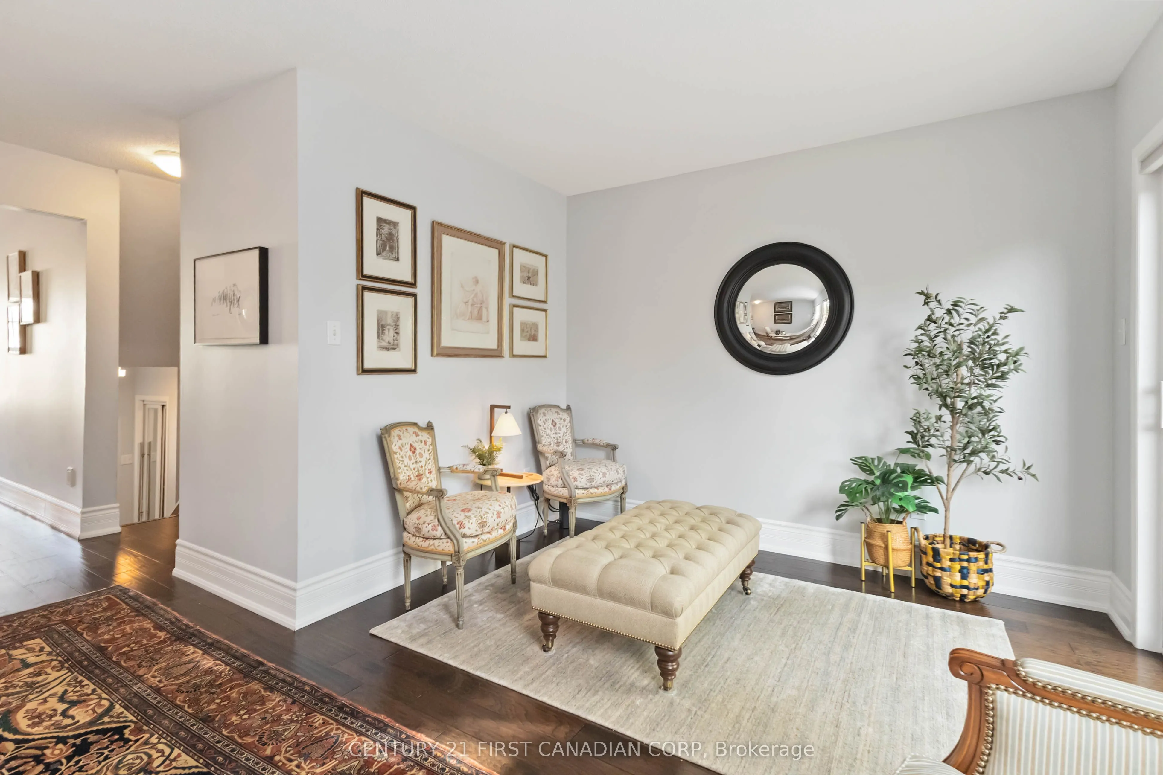 609 Colborne Street E, #4