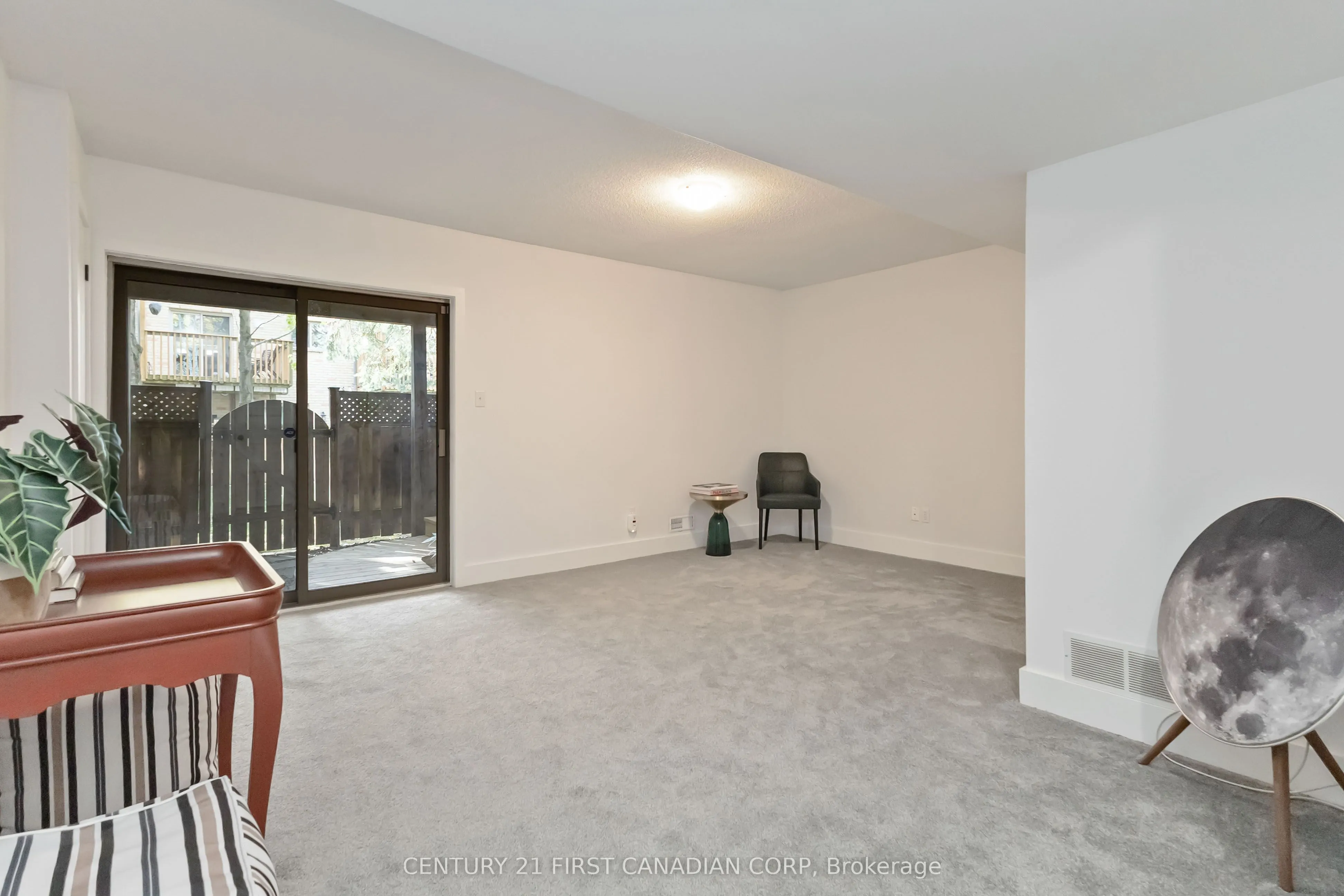 609 Colborne Street E, #4