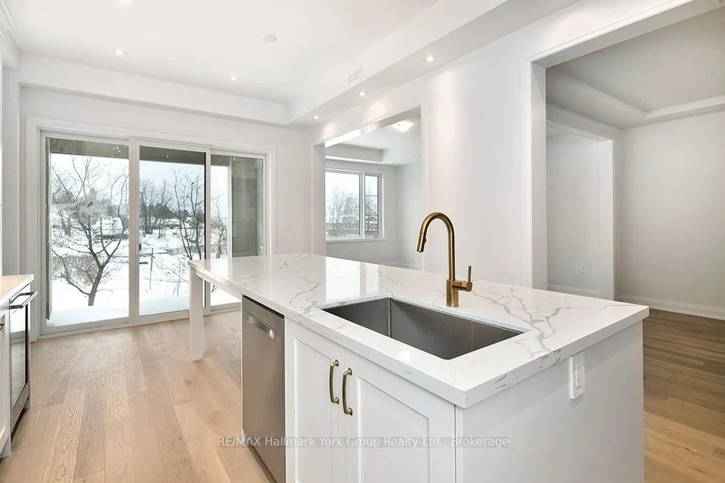 5-11 Bay Street E #1