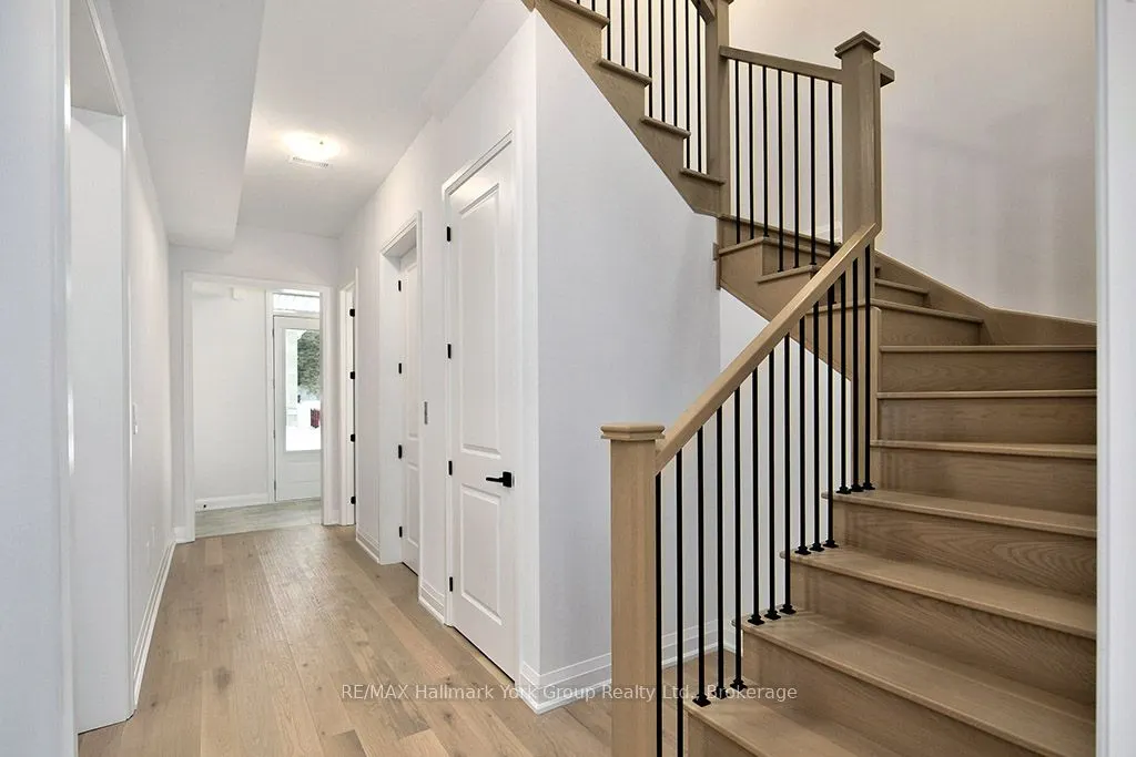 5-11 Bay Street E #1