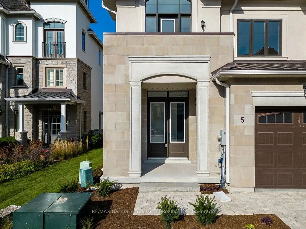 5-11 Bay Street E, #1