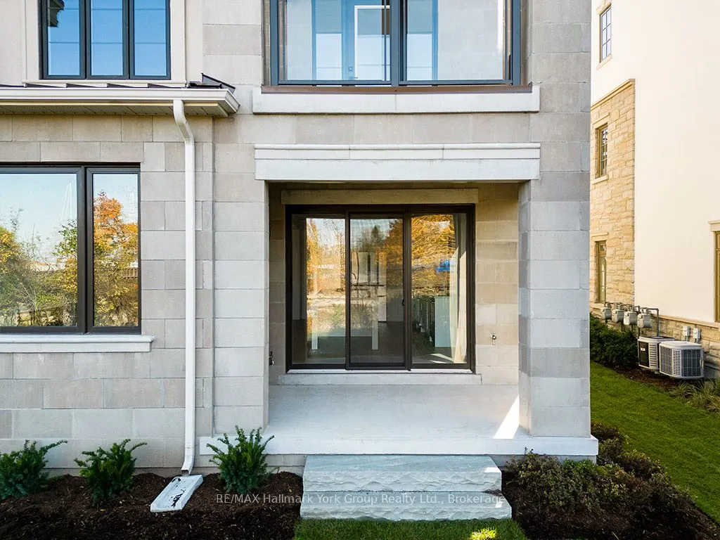 5-11 Bay Street E, #1