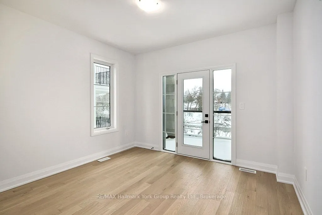 5-11 Bay Street E, #1