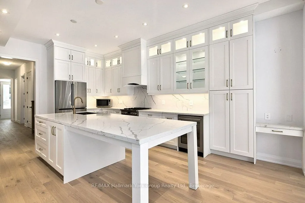 5-11 Bay Street E, #1
