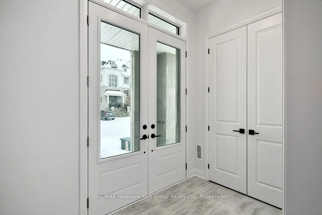5-11 Bay Street E, #1