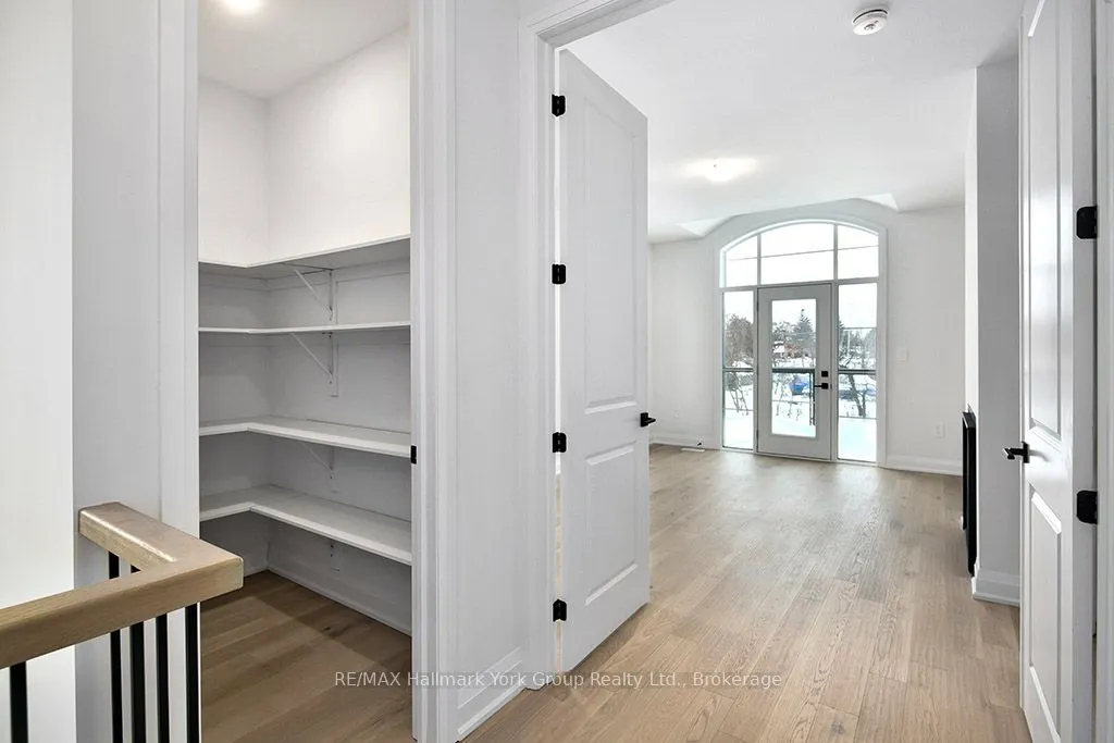 5-11 Bay Street E, #1