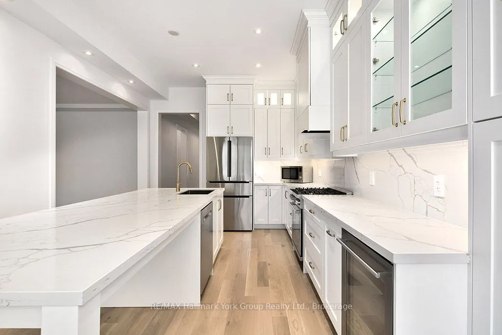 5-11 Bay Street E, #1