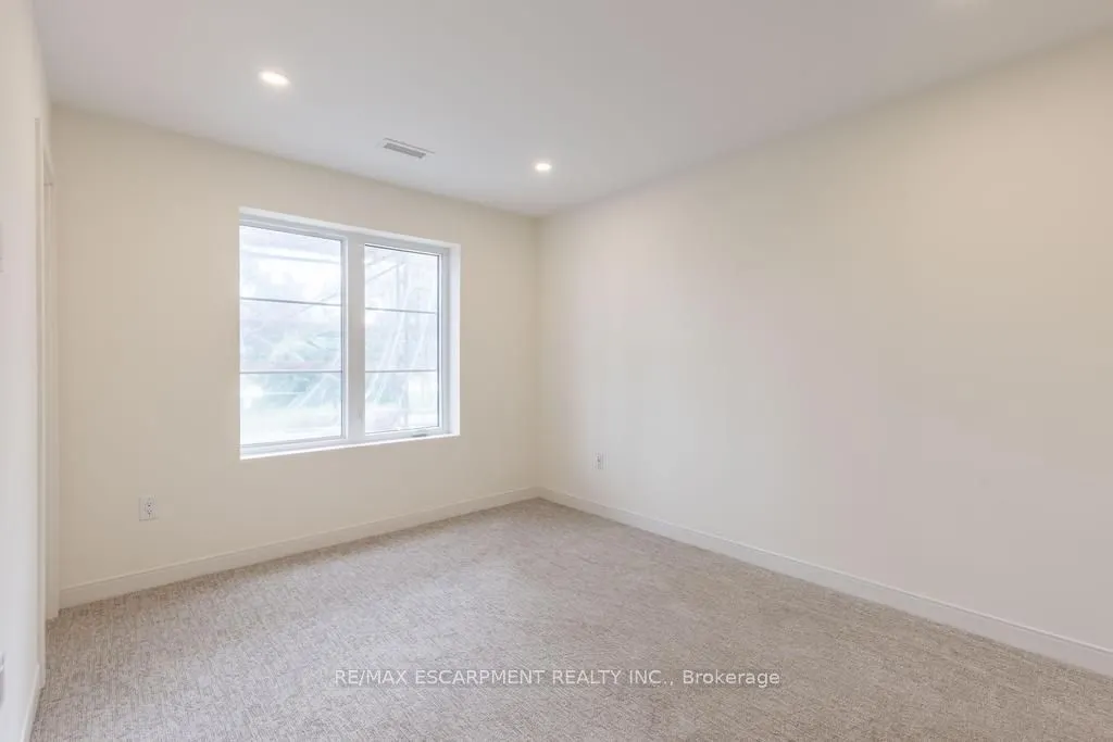 123 Lincoln Street, #209