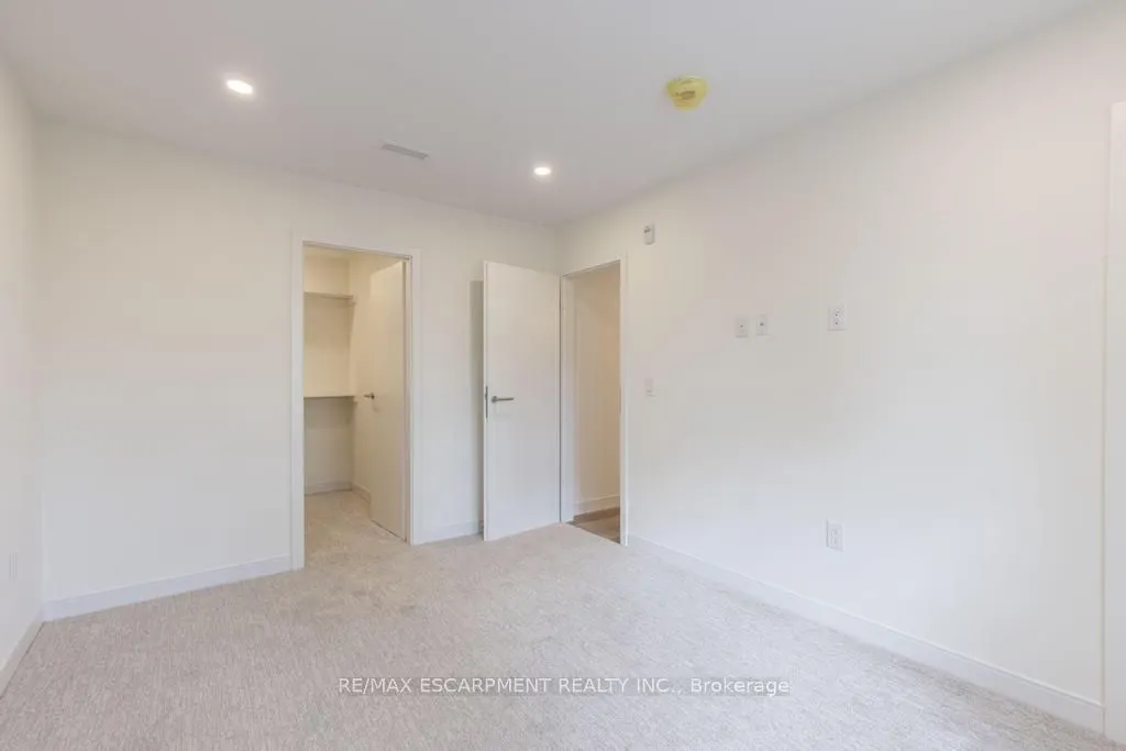 123 Lincoln Street, #209