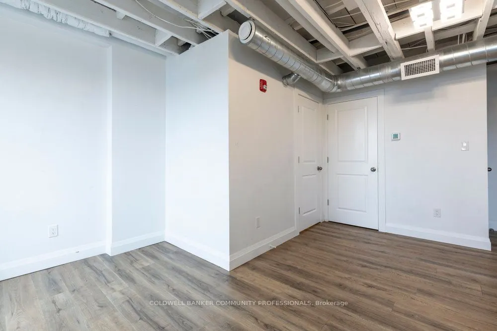 433 Barton Street E, #302