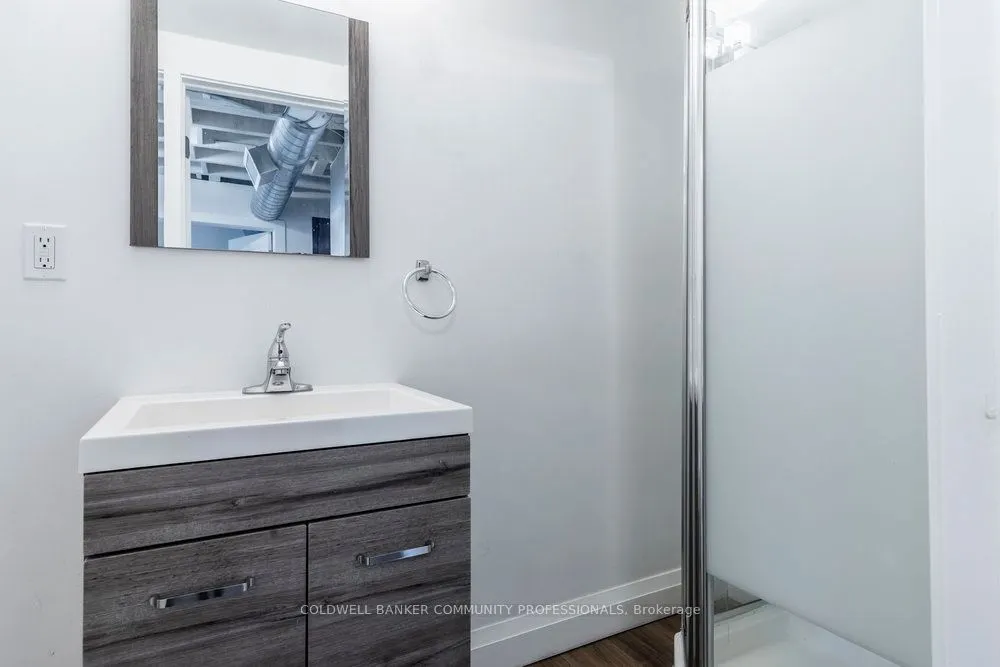 433 Barton Street E, #302
