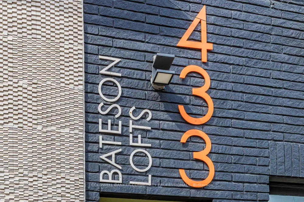 433 Barton Street E, #302