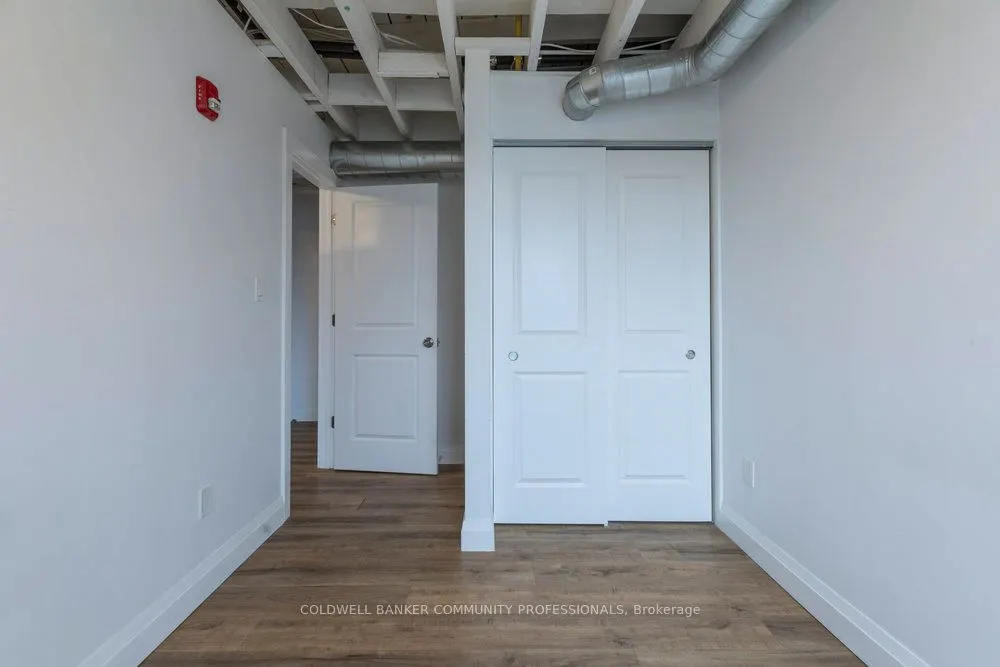 433 Barton Street E, #302