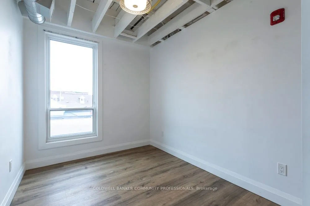 433 Barton Street E, #302