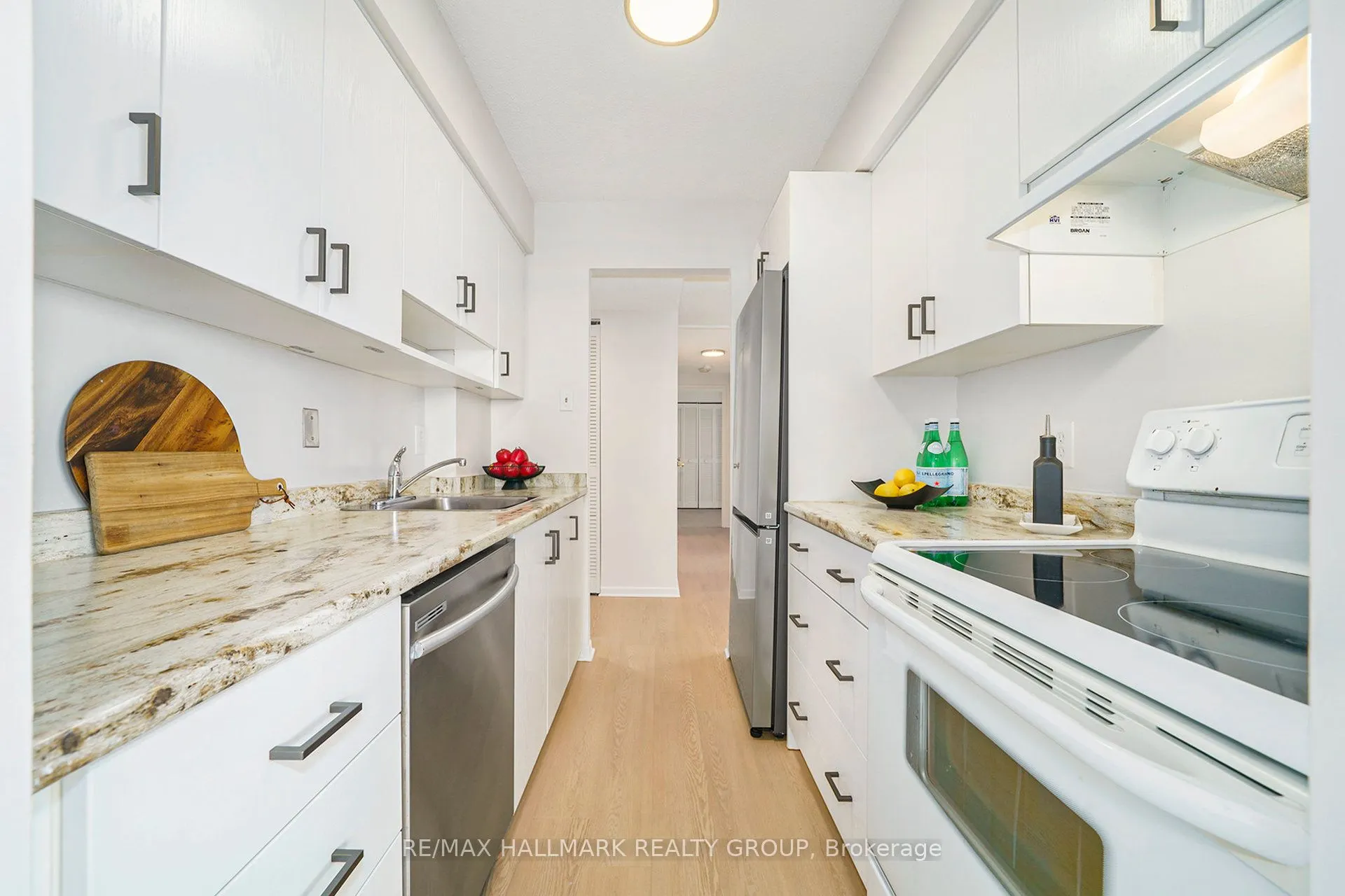 158C McArthur Avenue, #PH1