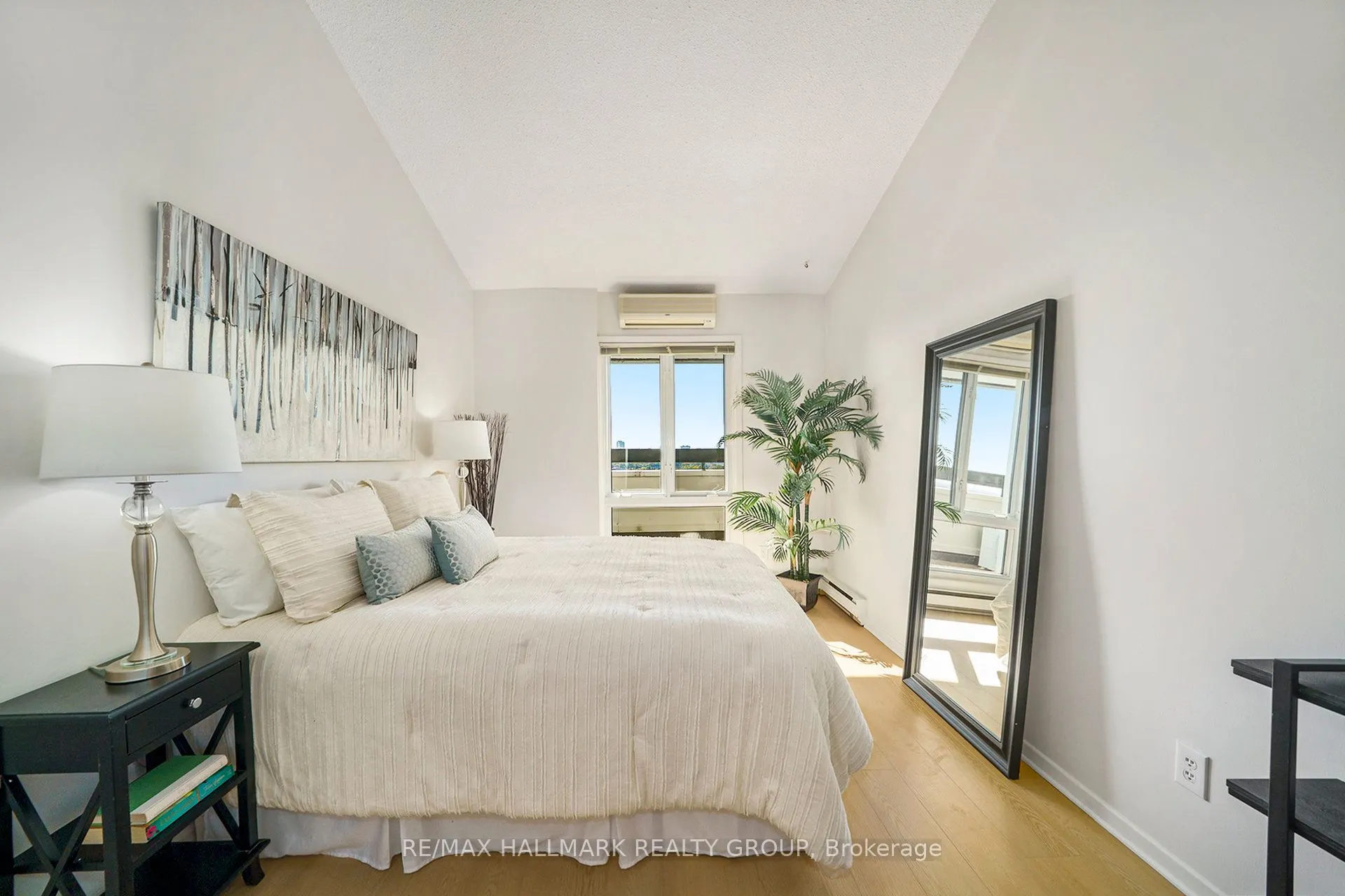 158C McArthur Avenue, #PH1
