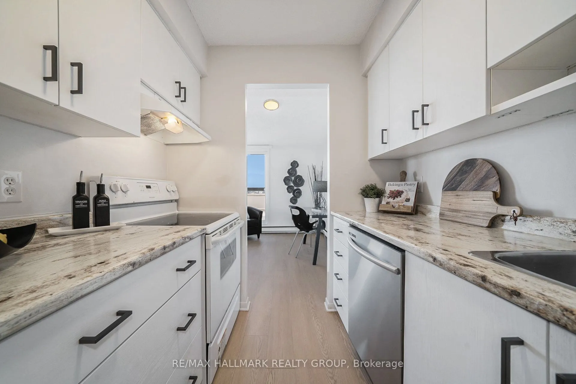 158C McArthur Avenue, #PH1
