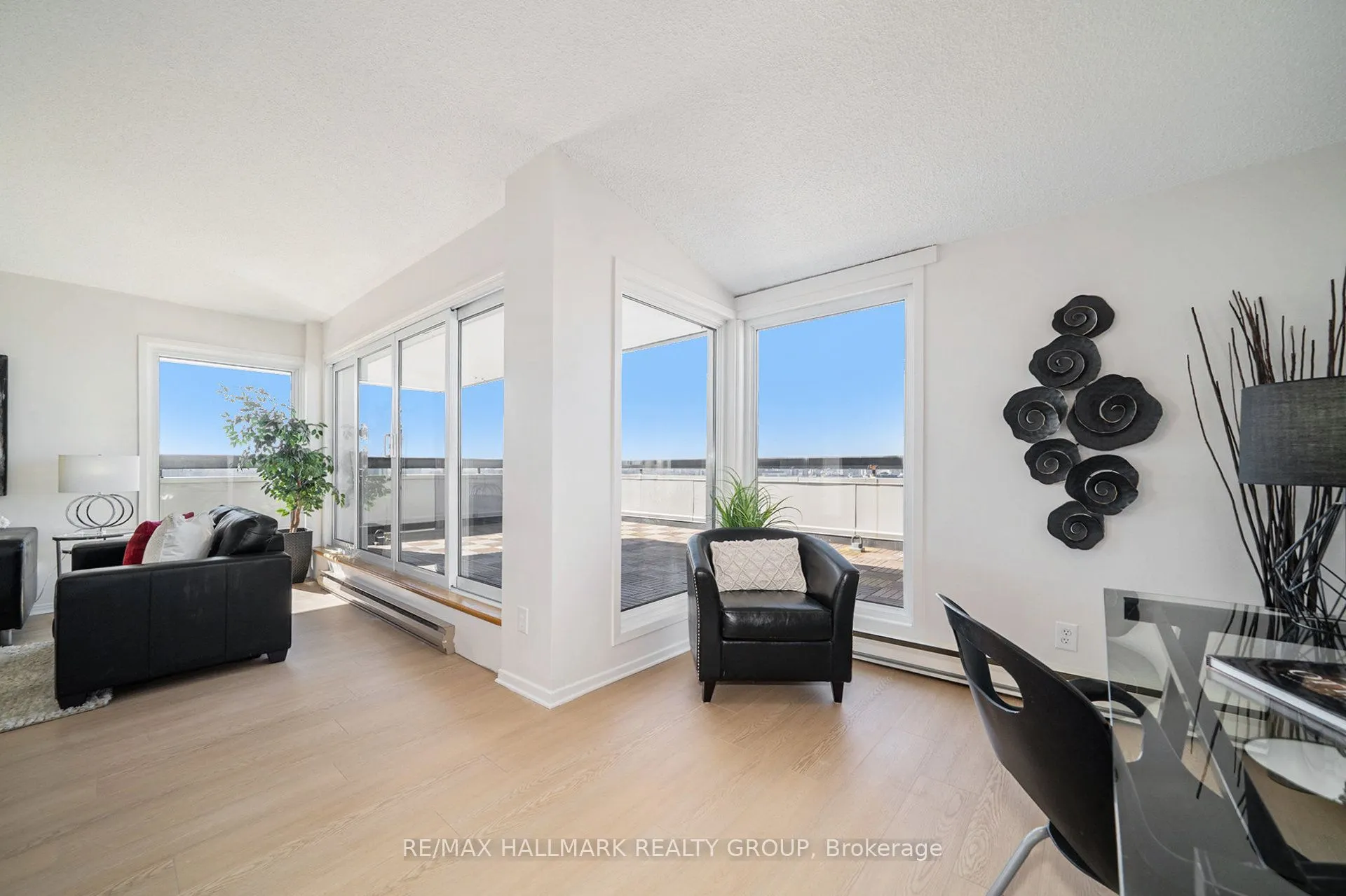 158C McArthur Avenue, #PH1