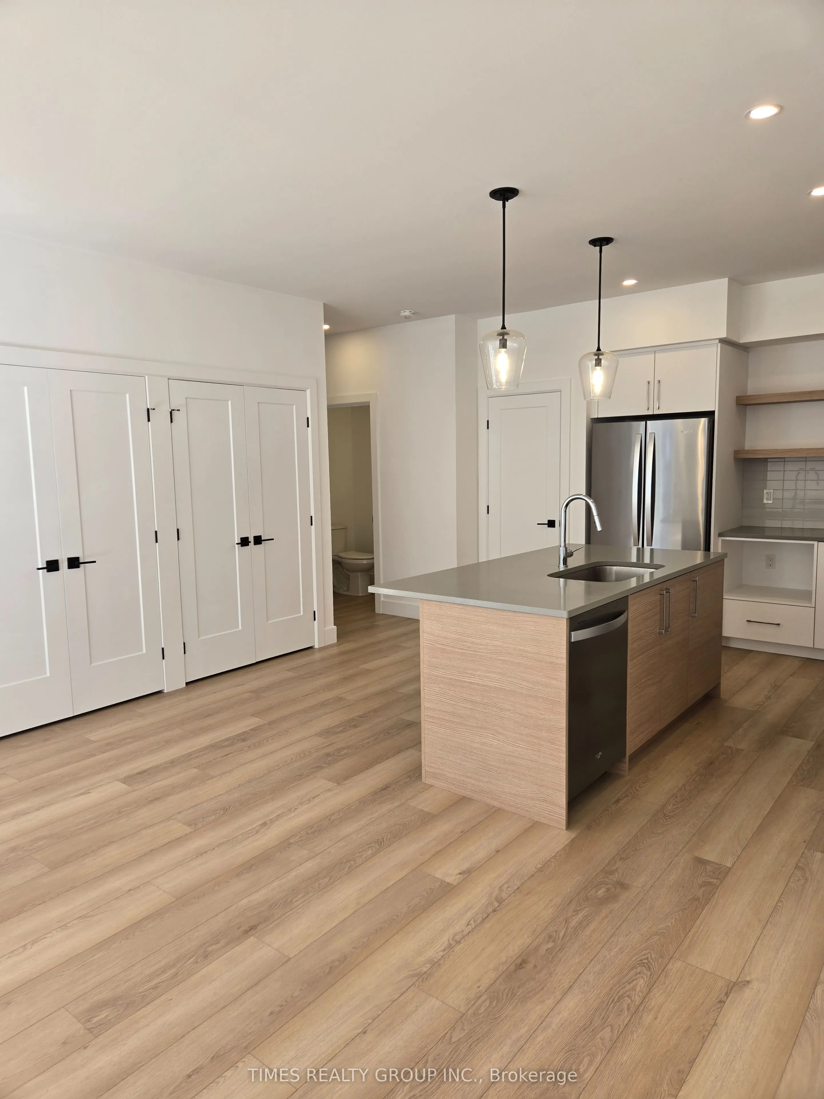 4255 Lismer Lane, #6