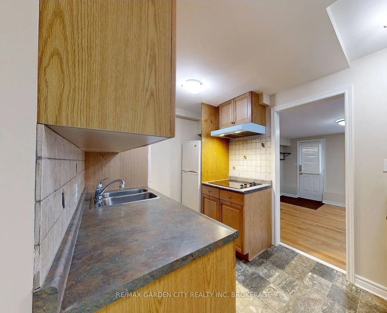 119 Main Street W