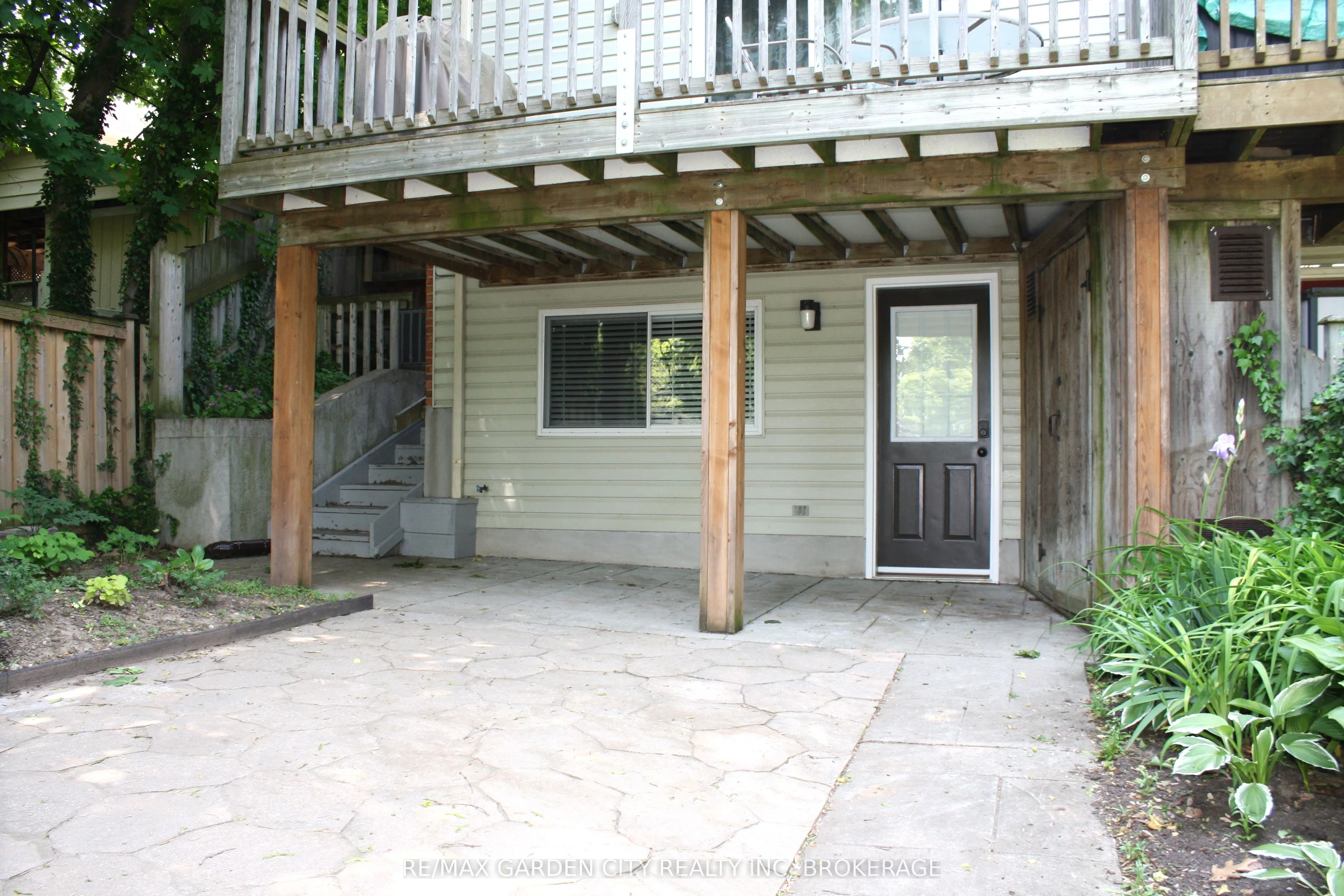 119 Main Street W