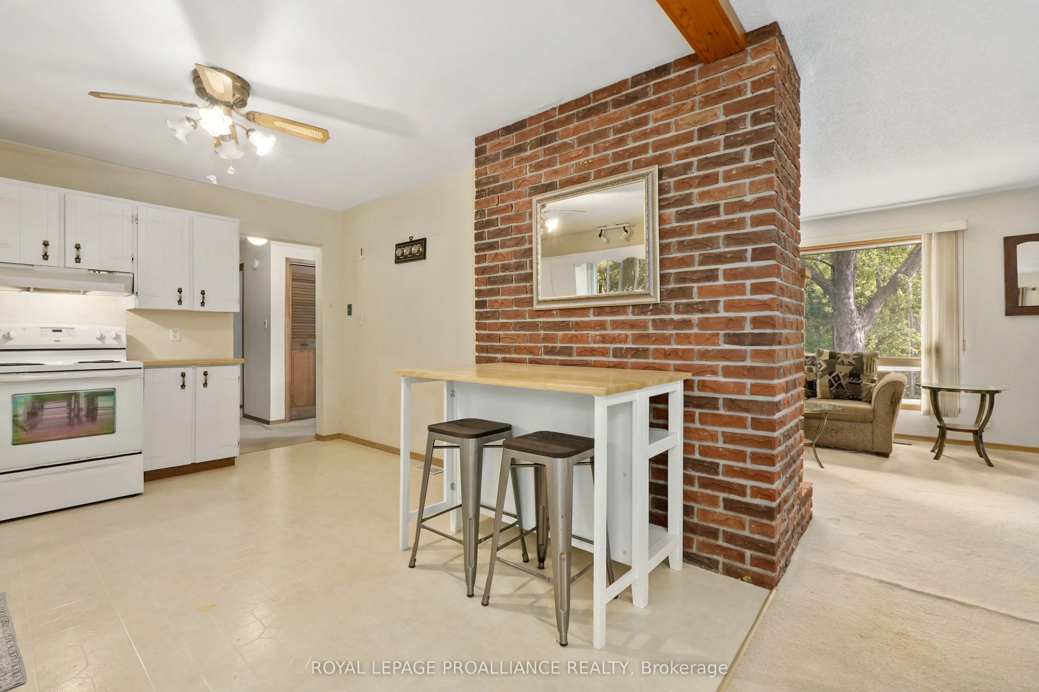 70 Pellissier Street S